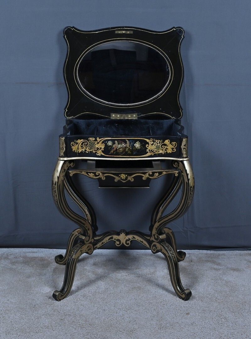 Painted Wooden Work Table, Napoleon III Period – Mid 19th Century photo vinterior