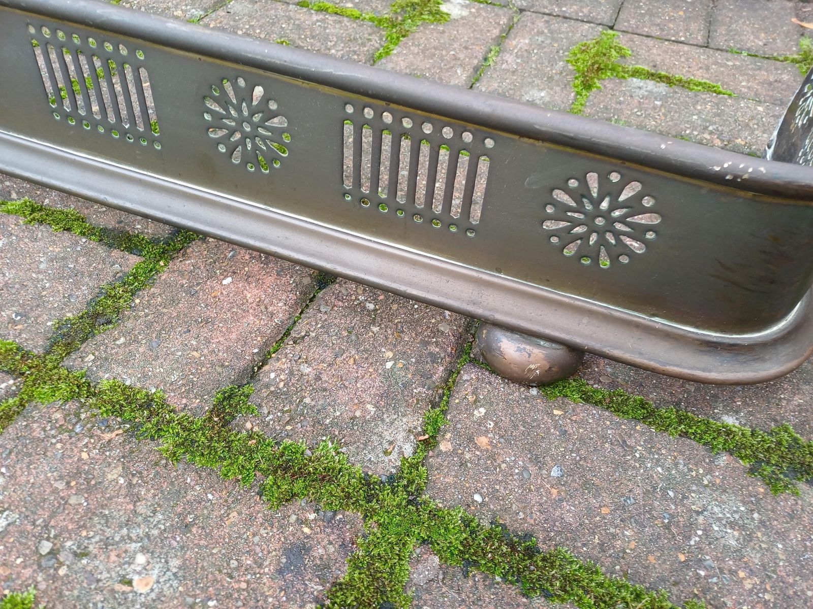 Antique Brass Fireplace Fender Bronze Finish Vintage Edwardian Pierced Metal Fire Surround Guard With Ball Feet C.1900 photo vintage