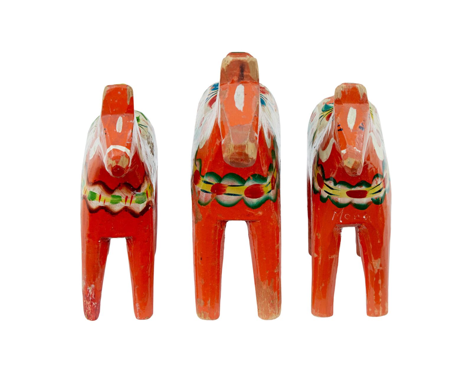 photo furniture Swedish Set Of 12 Traditional Hand Painted Dala Horses