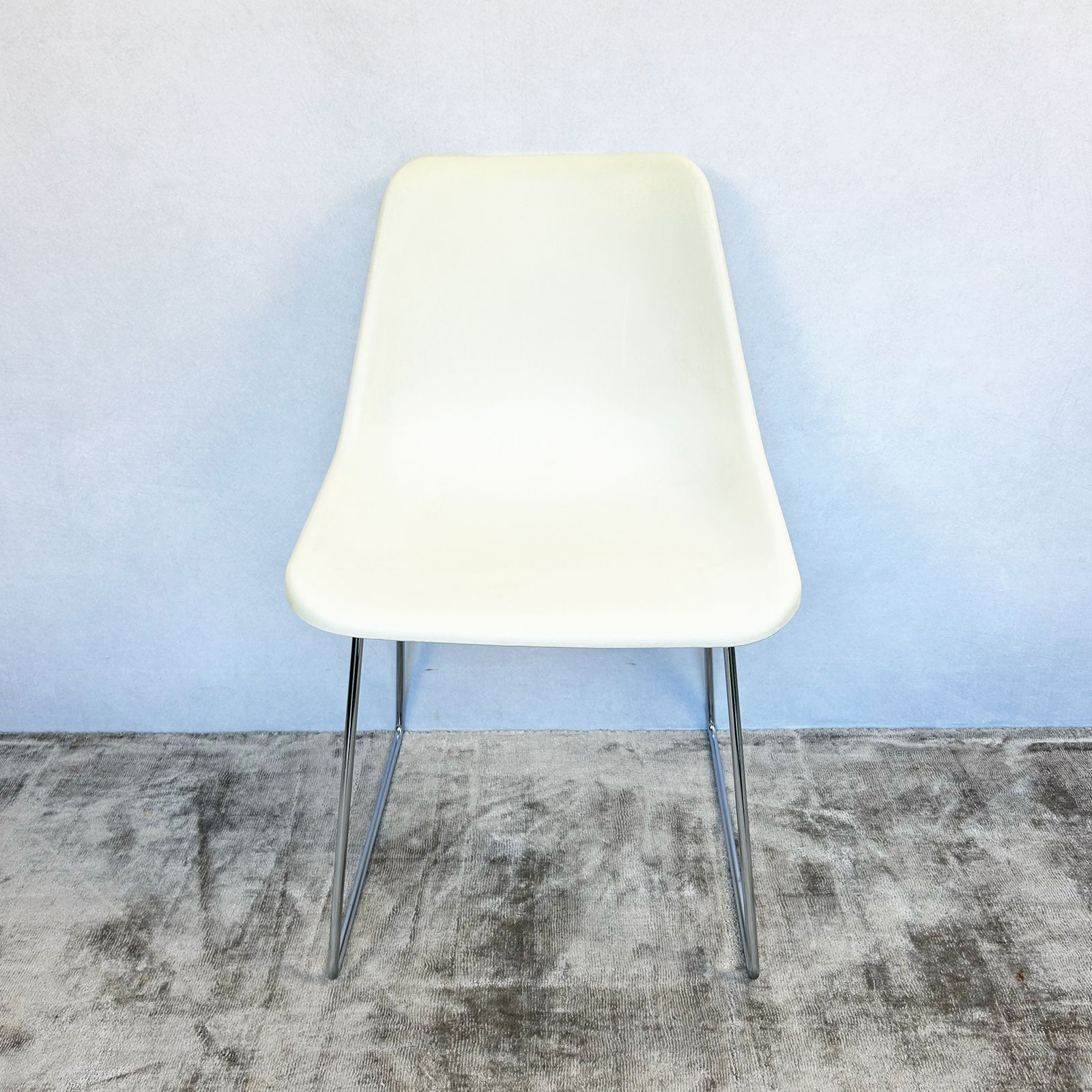 photo buy Robin Day Polypropylene Chairs With Chrome Sled Bases For Hille (Set Of Six)