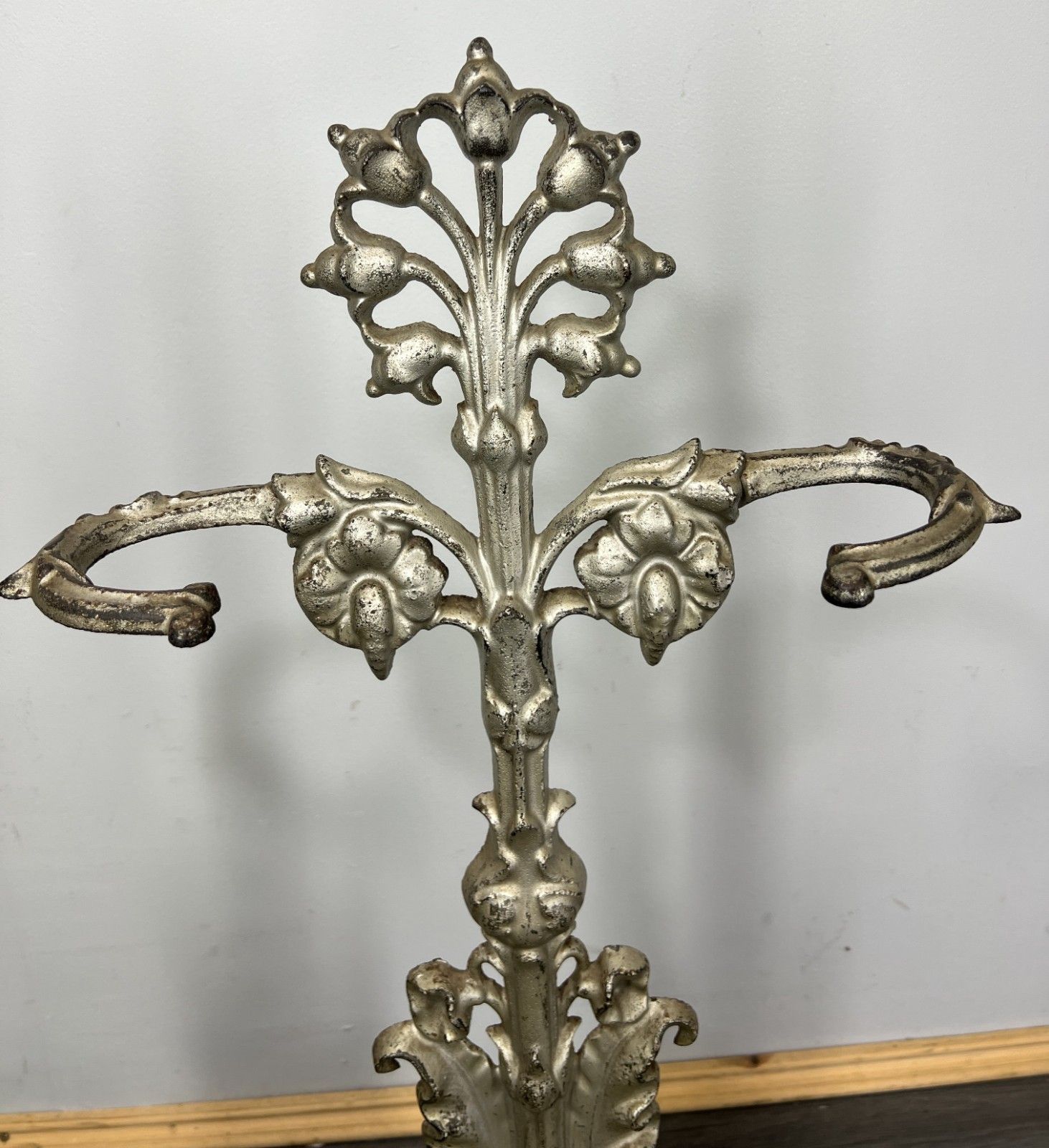 photo vinterior Umbrella Stand Vintage French Style Metal Ornate Hallway Stand Lot 4749