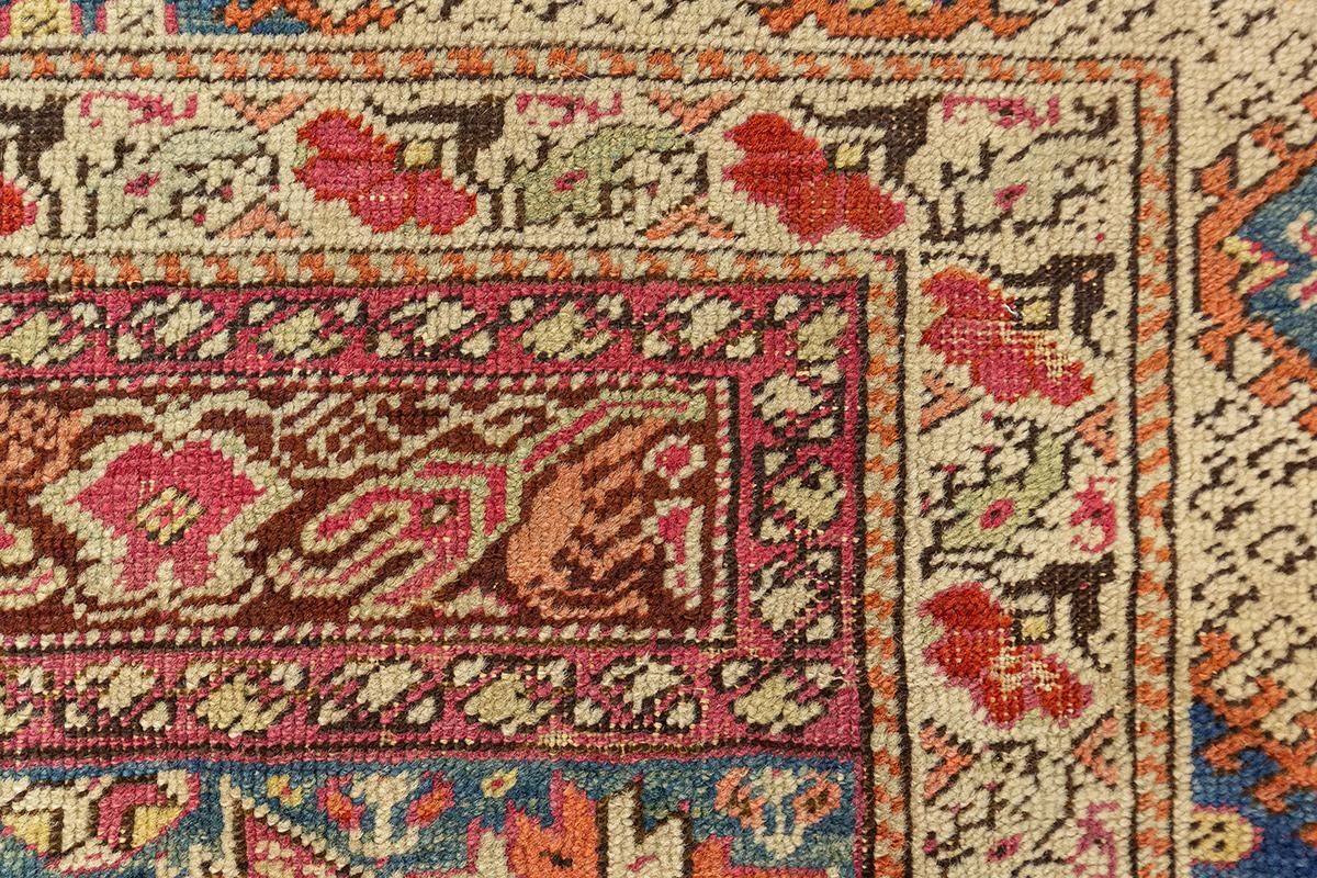 Textiles Kiz Ghiordes Rug, 18th Century And Earlier photo