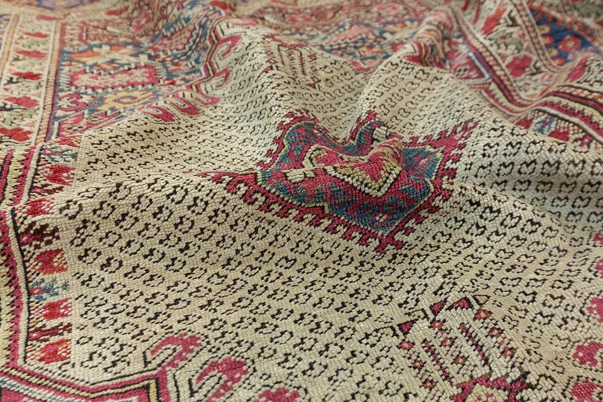 photo vinterior Kiz Ghiordes Rug, 18th Century And Earlier
