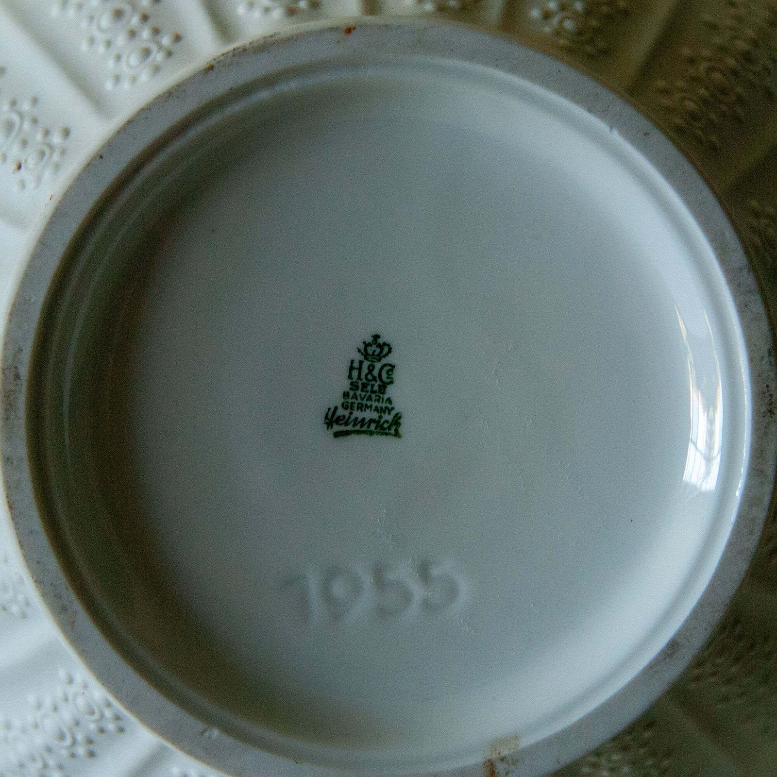 Heinrich & Co. Reliëf Porseleinen Vaas, Selb Bavaria (1955) photo Woonaccessoires