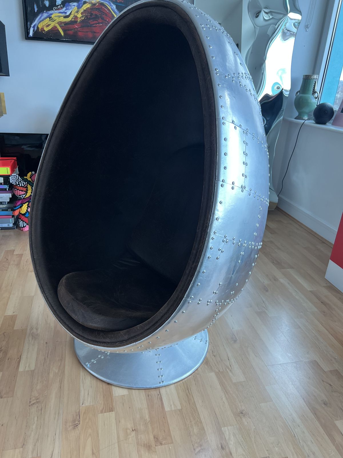 Luxury Designer Egg Chair – Original £1,800 – Excellent Condition – London photo for sale