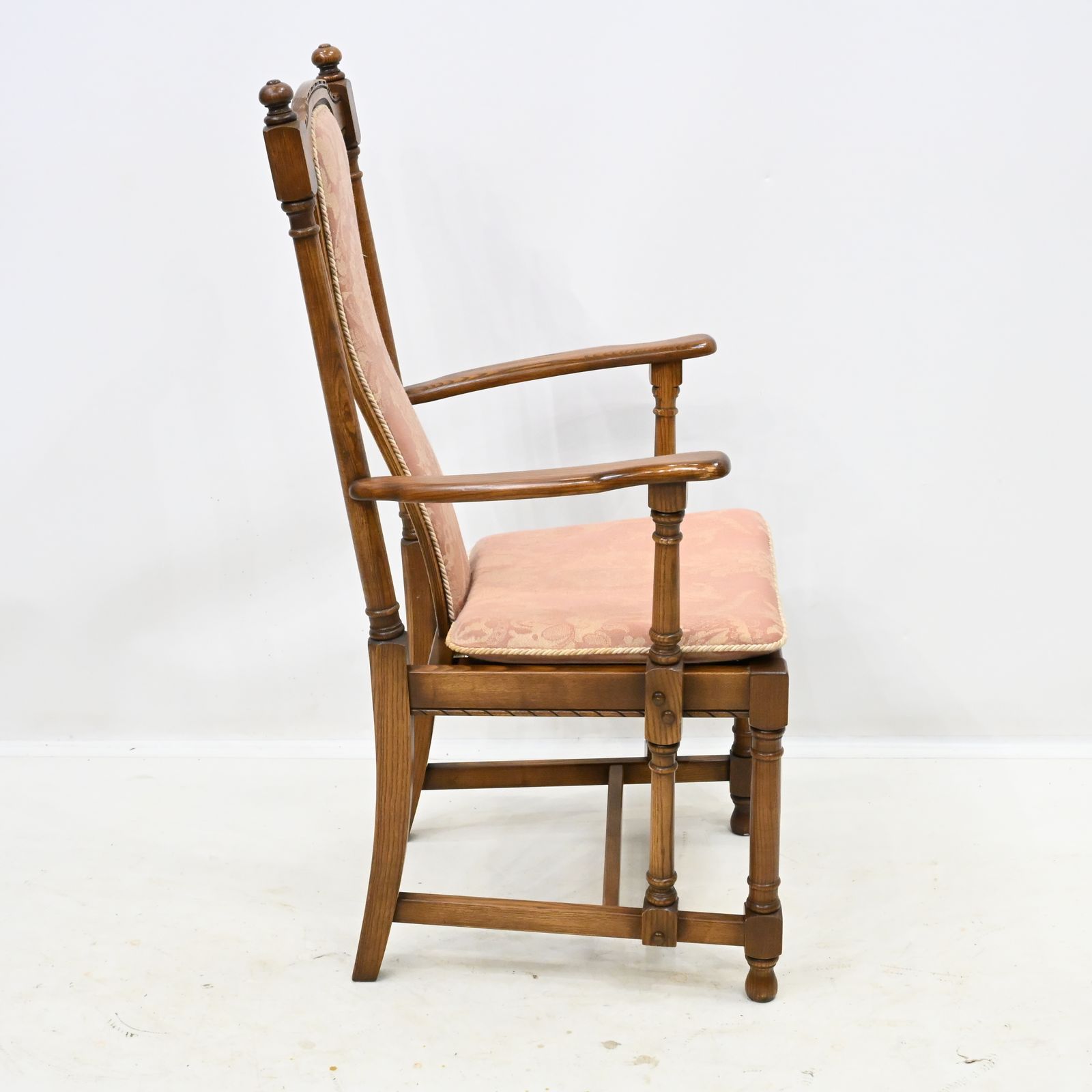 photo furniture 2 Ercol Hampton Dining Chairs 2 Carvers Model 944a Golden Dawn Free Uk Delivery