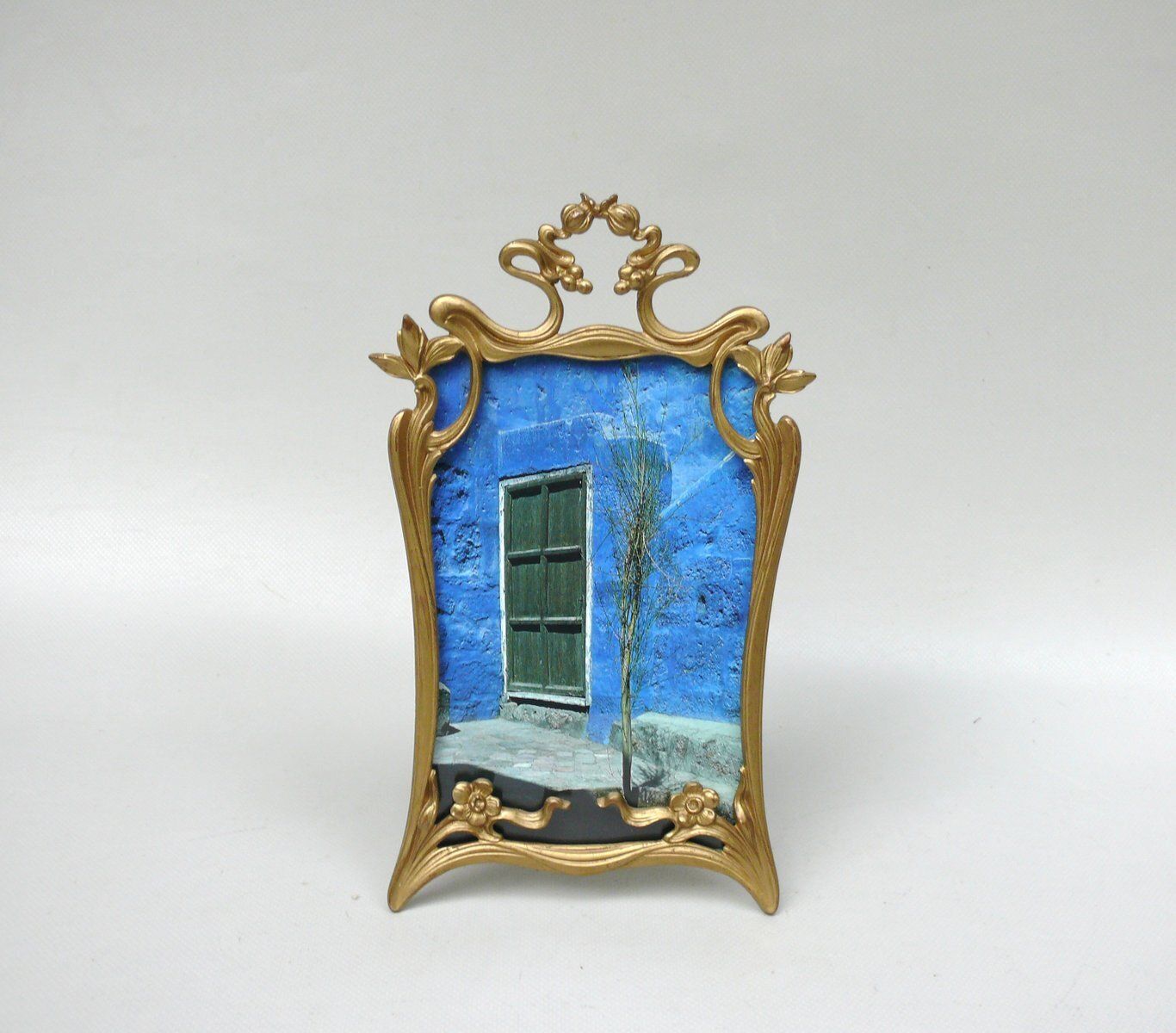 Art Nouveau Floral Picture Frame In Cast Bronze, France, 1890s