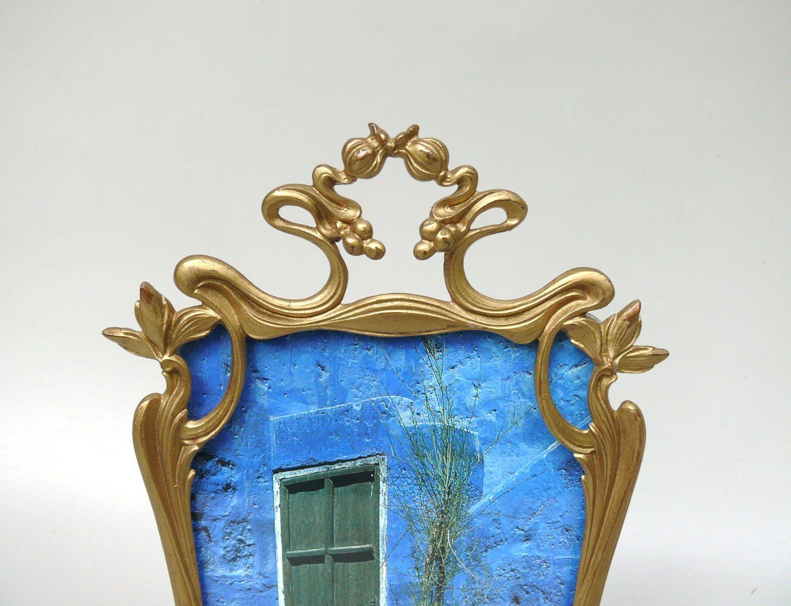 Art Nouveau Floral Picture Frame In Cast Bronze, France, 1890s photo vinterior