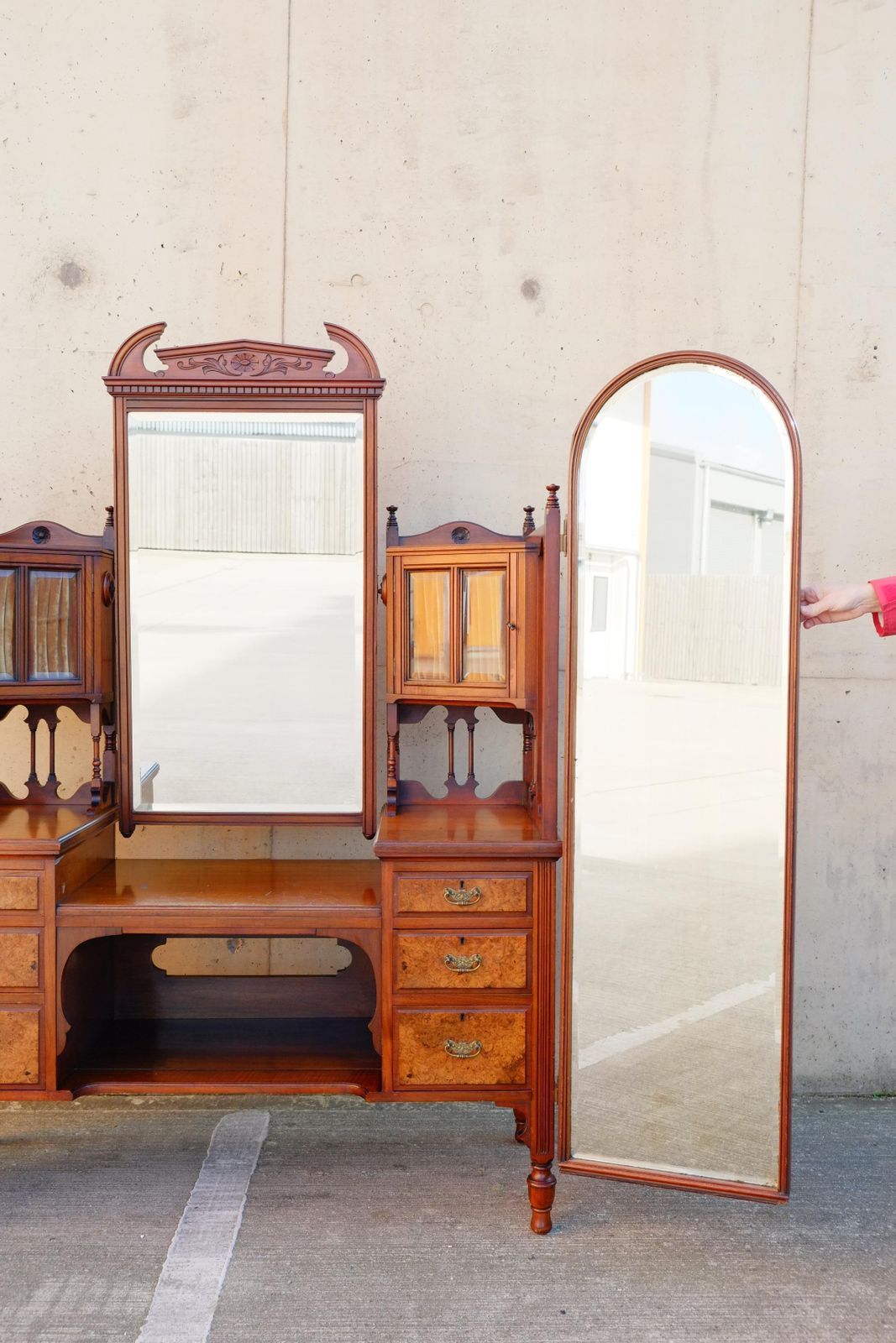 photo vinterior Exceptional Large Gothic English Victorian Burr Walnut Dressing Table Vanity