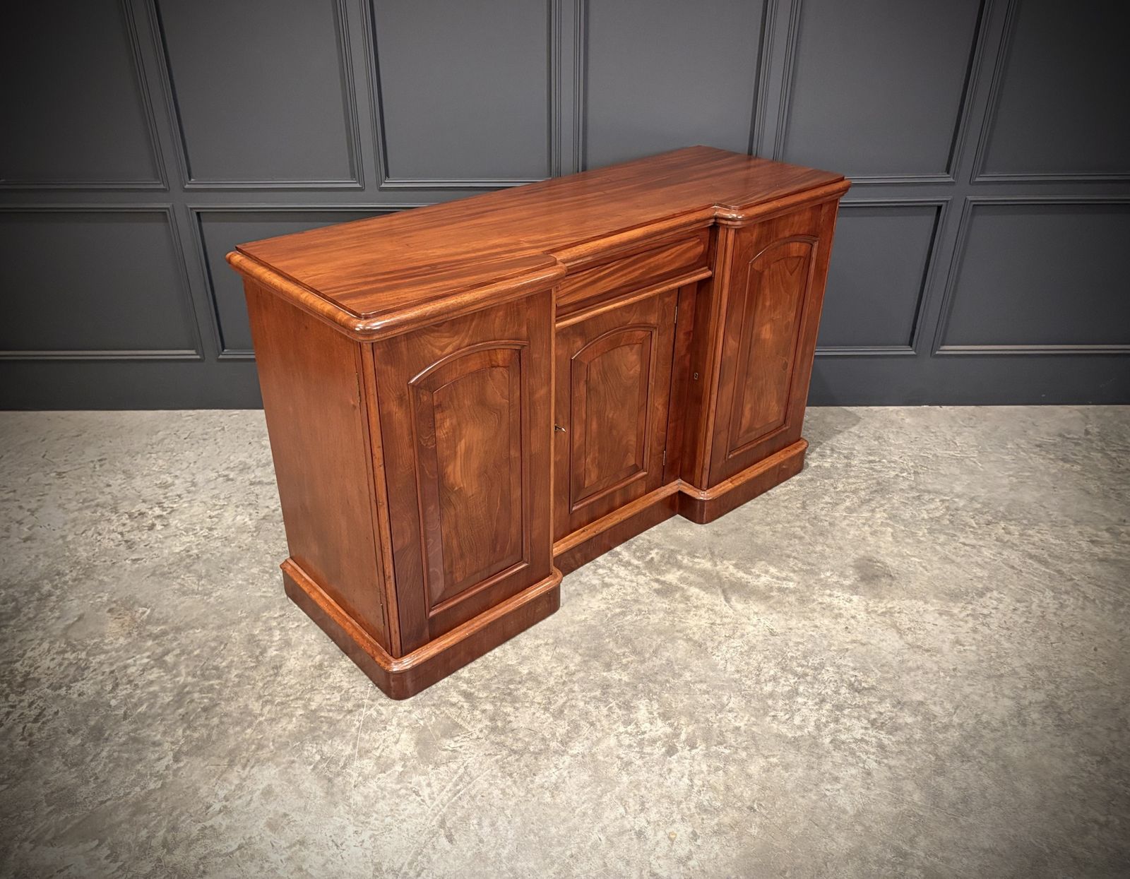 Victorian Mahogany Sideboard photo Furniture