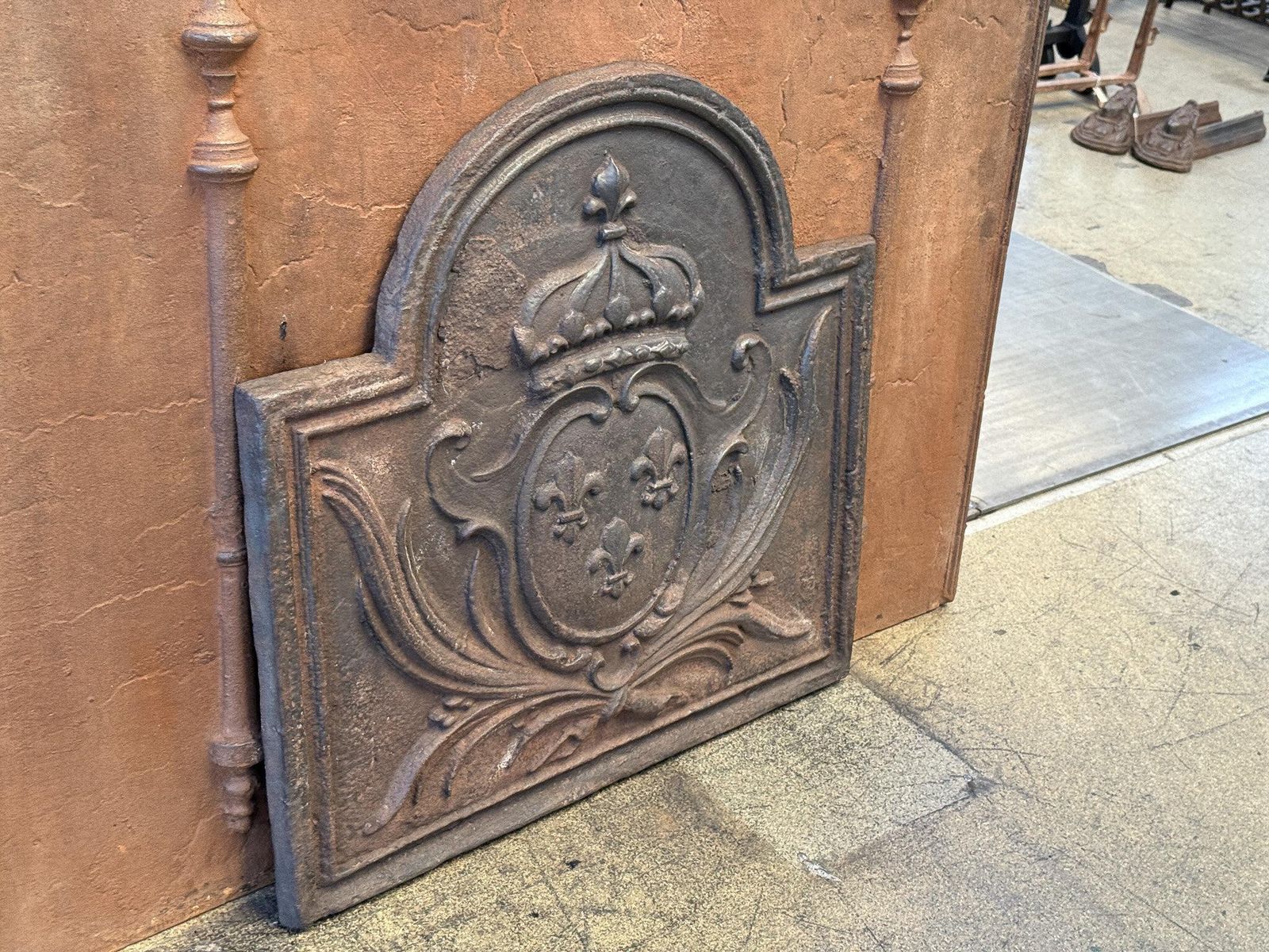 20th Century French 'Arms Of France' Fireback / Backsplash In Louis XV Style photo vinterior
