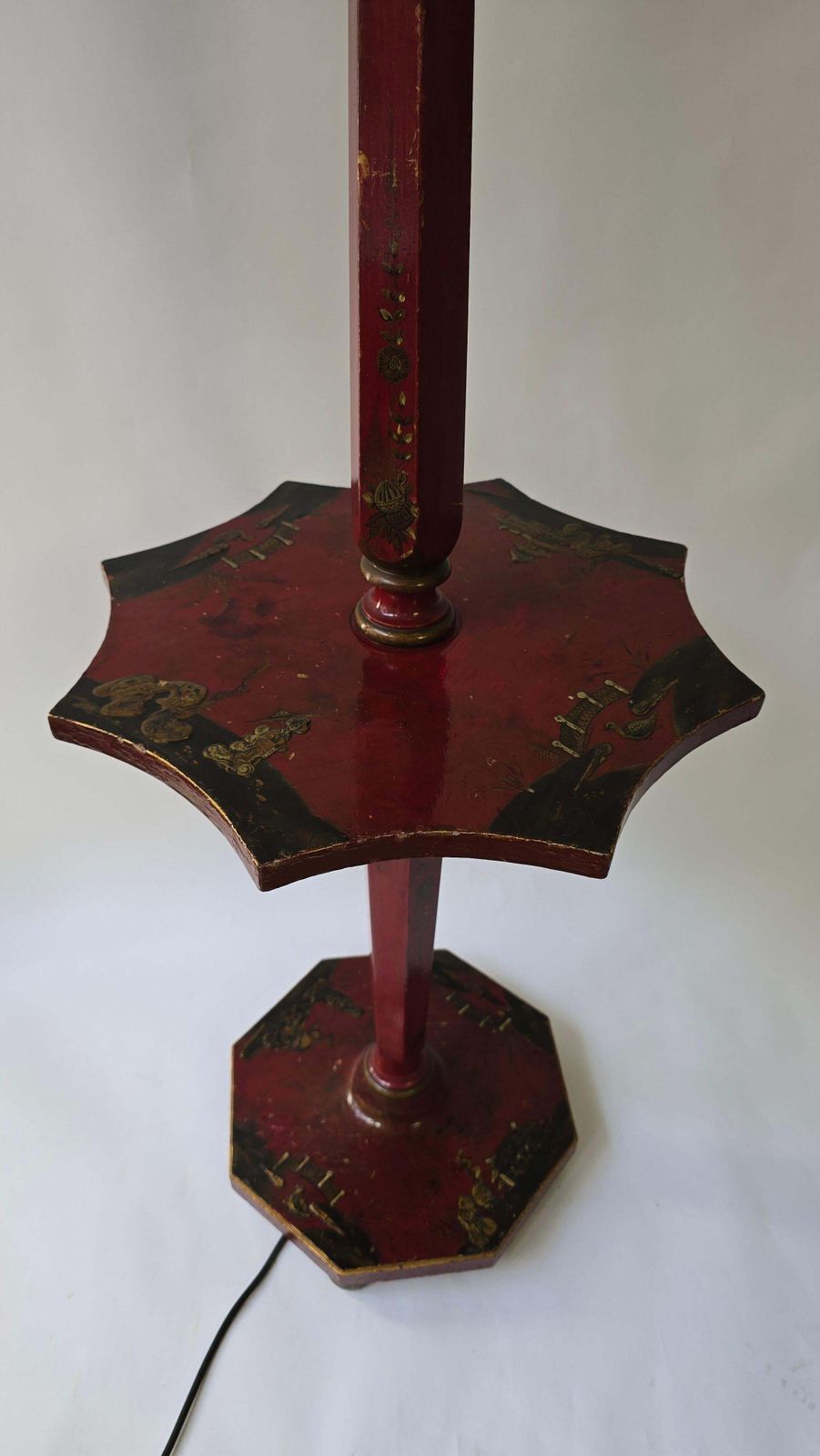 photo vinterior Striking Red Lacquered Chinoiserie Floor Lamp With Table, France, Ca. 1920–1940
