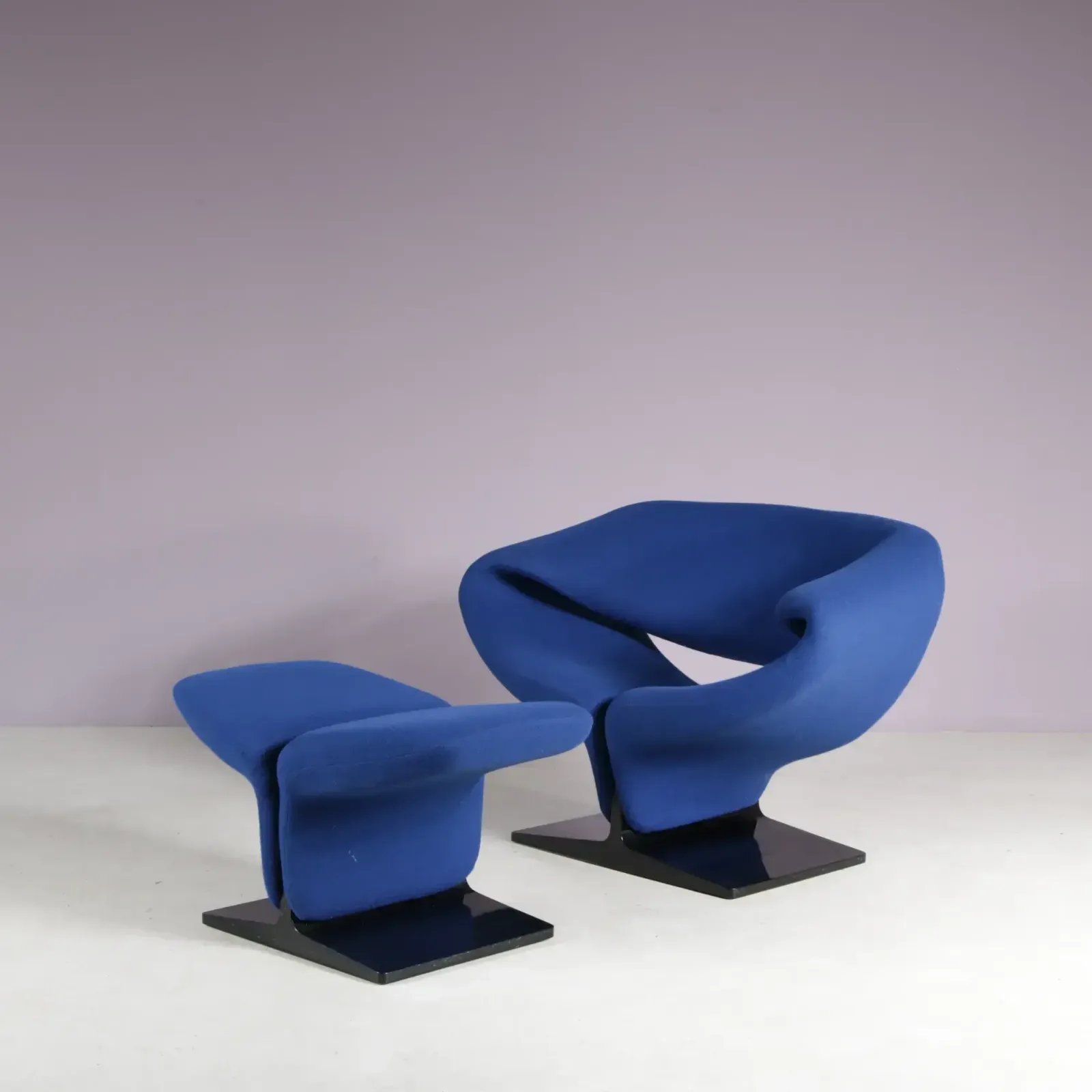 Pierre Paulin “Ribbon” Chair With Stool For Artifort, Netherlands 1970 photo Furniture
