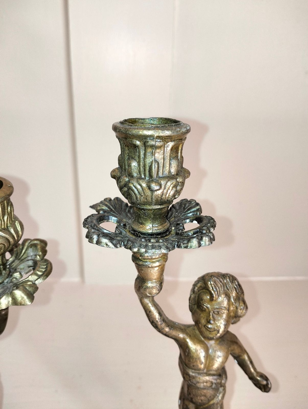 Vintage Franse Messing Cherub Kandelaar, Art Nouveau Kaarsenhouder photo furniture