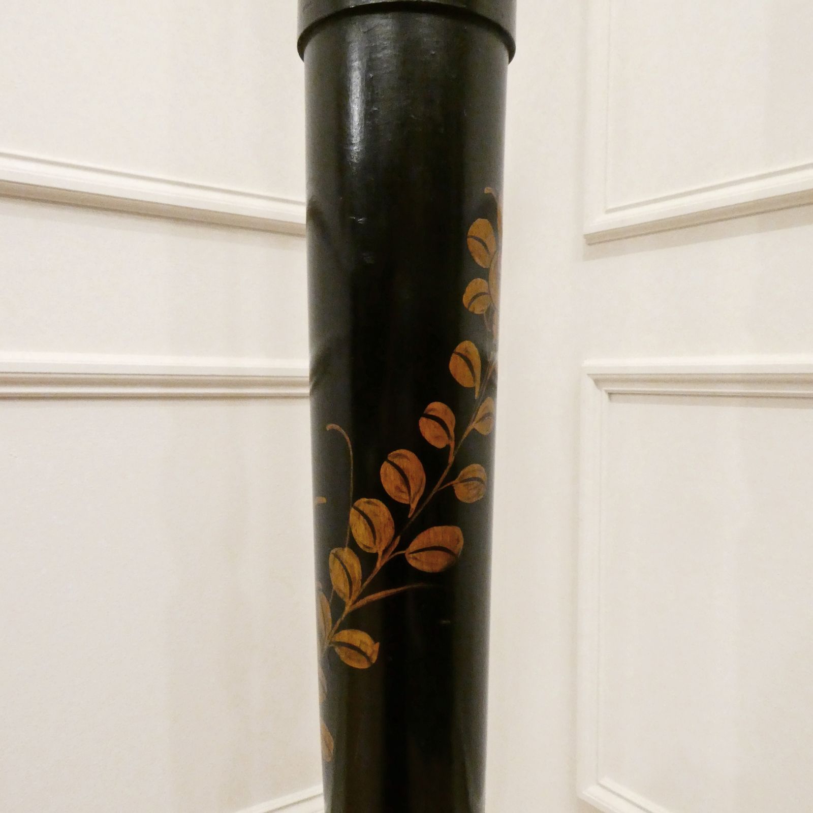 photo furniture Edwardian Black Lacquered Chinoiserie Standard Floor Lamp