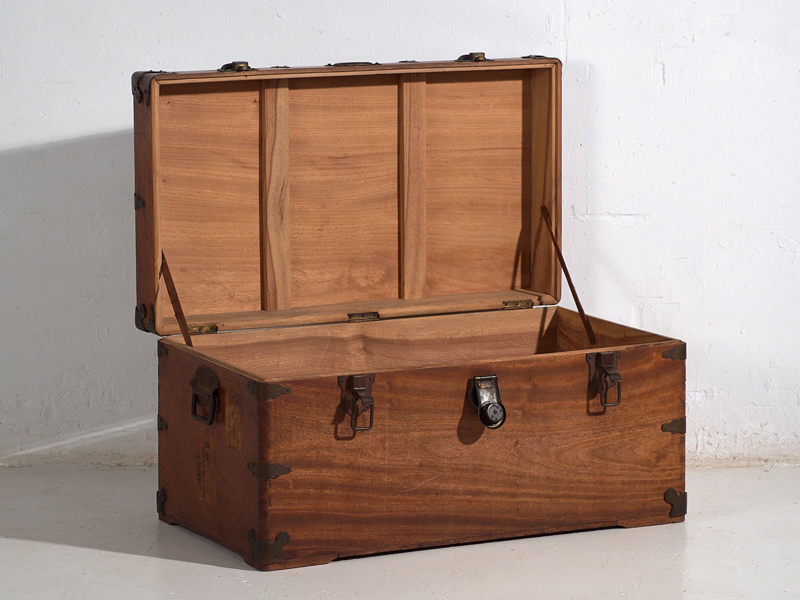 Antique Japanese Camphorwood Trunk – Meiji Period (C.1890 1912) #76
