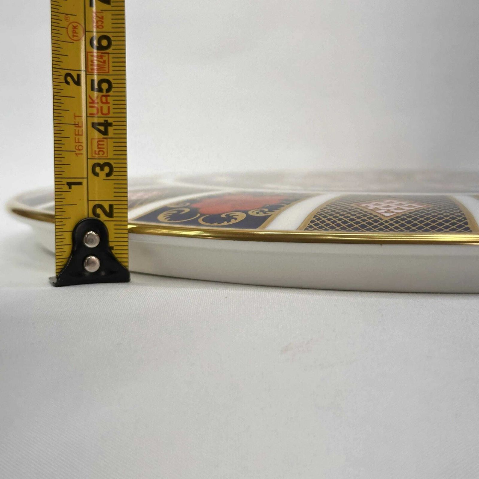 photo vintage Royal Crown Derby Old Imari 1128 Cake Platter 11" Plate Bone China Vintage 1994