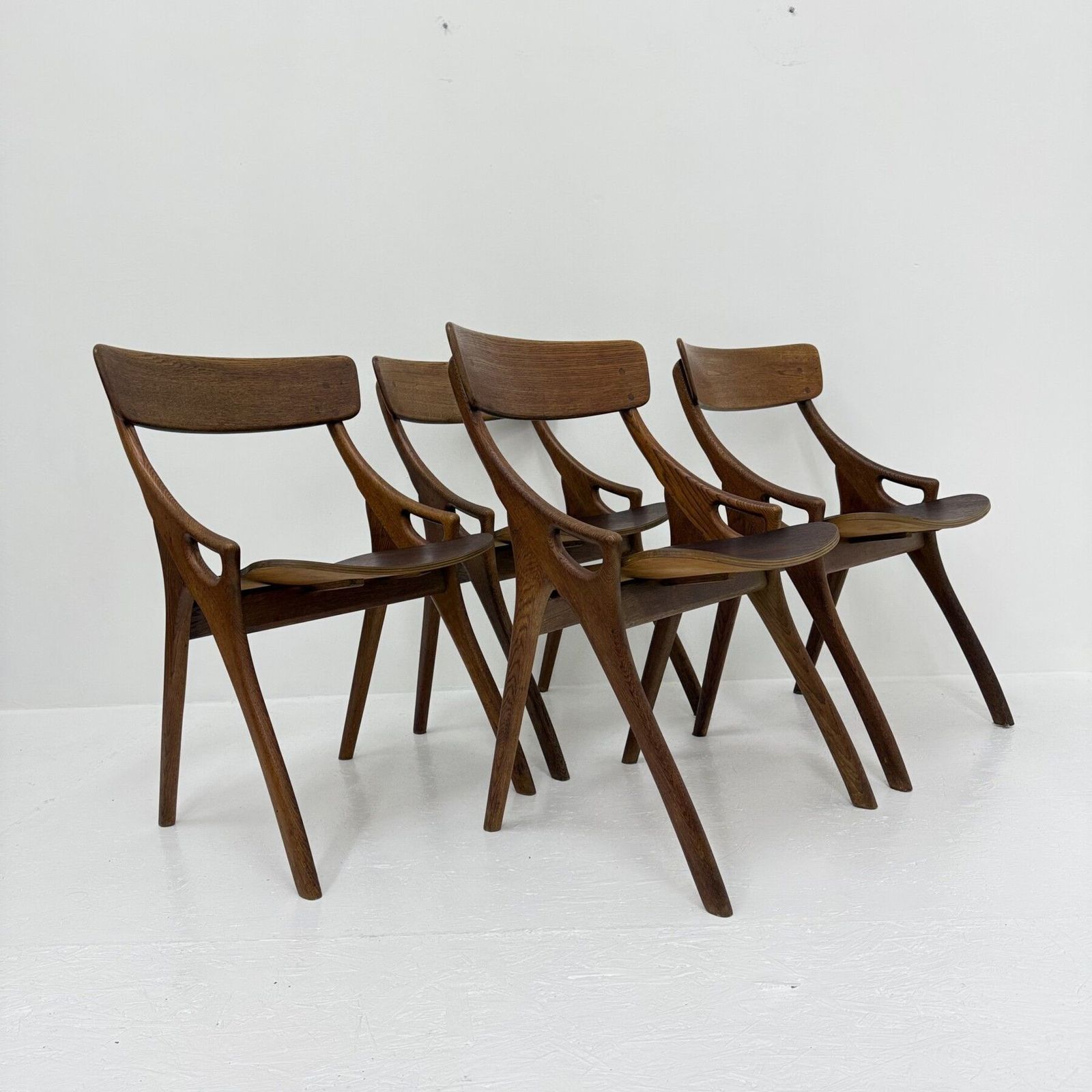Set Van 4 Vintage Deense Eetkamerstoelen Van Hovmand Olsen Voor Mogens Kold, Ca. Jaren 1960 photo furniture