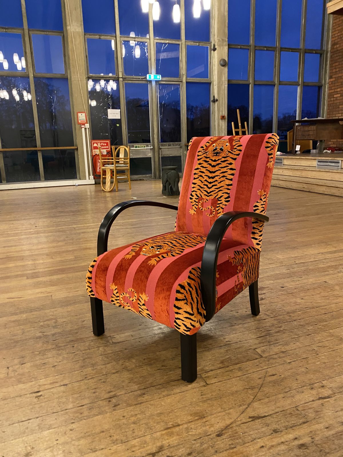 photo vintage 1940s Art Deco Armchair Bentwood Ebonised Pink Schumacher Jokhang Tiger Velvet Animal Thibet