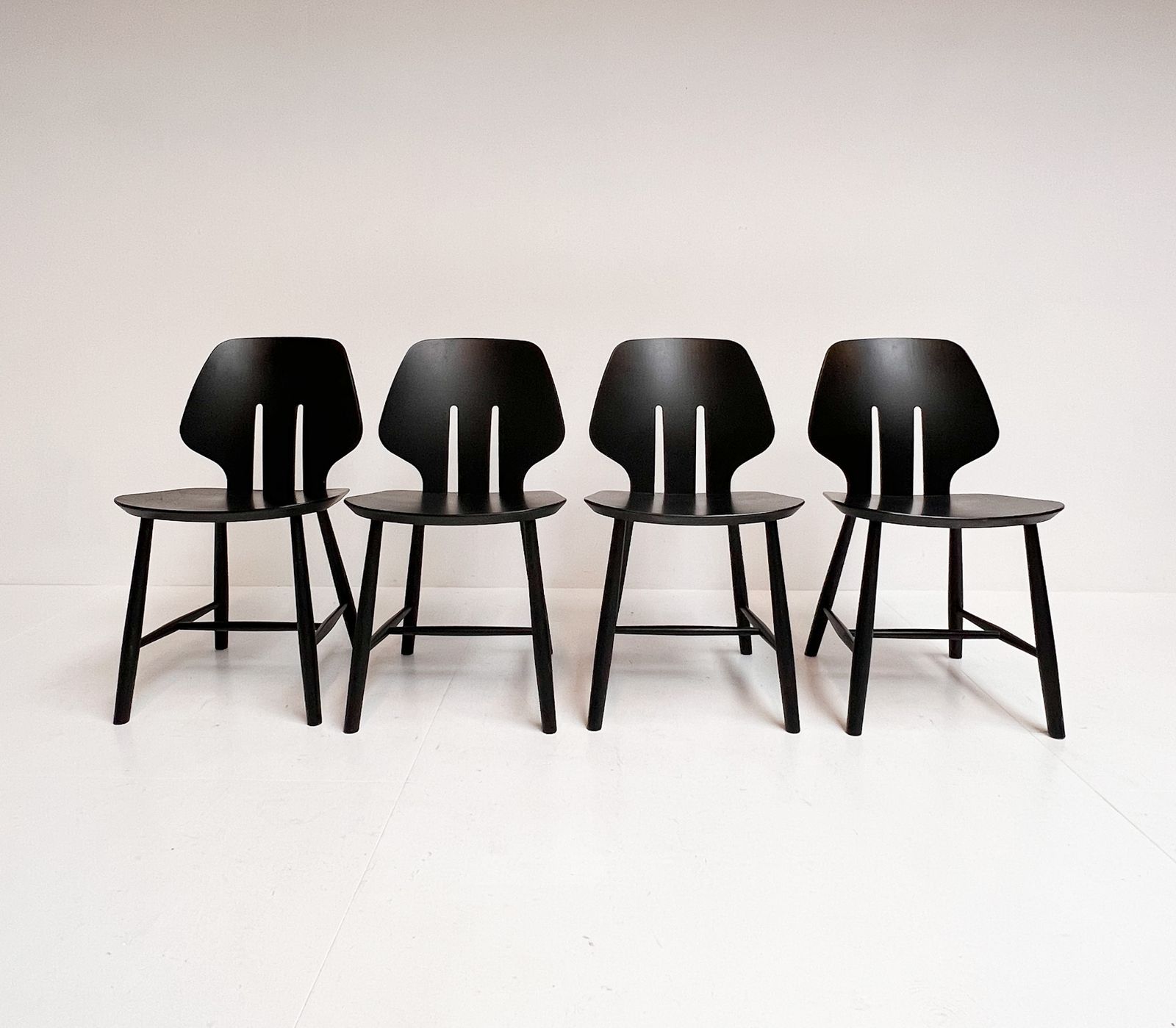 Set Of 9 Ejvind Johansson J67 Chairs For Fdb Mobler (Per Piece), 1970s photo buy