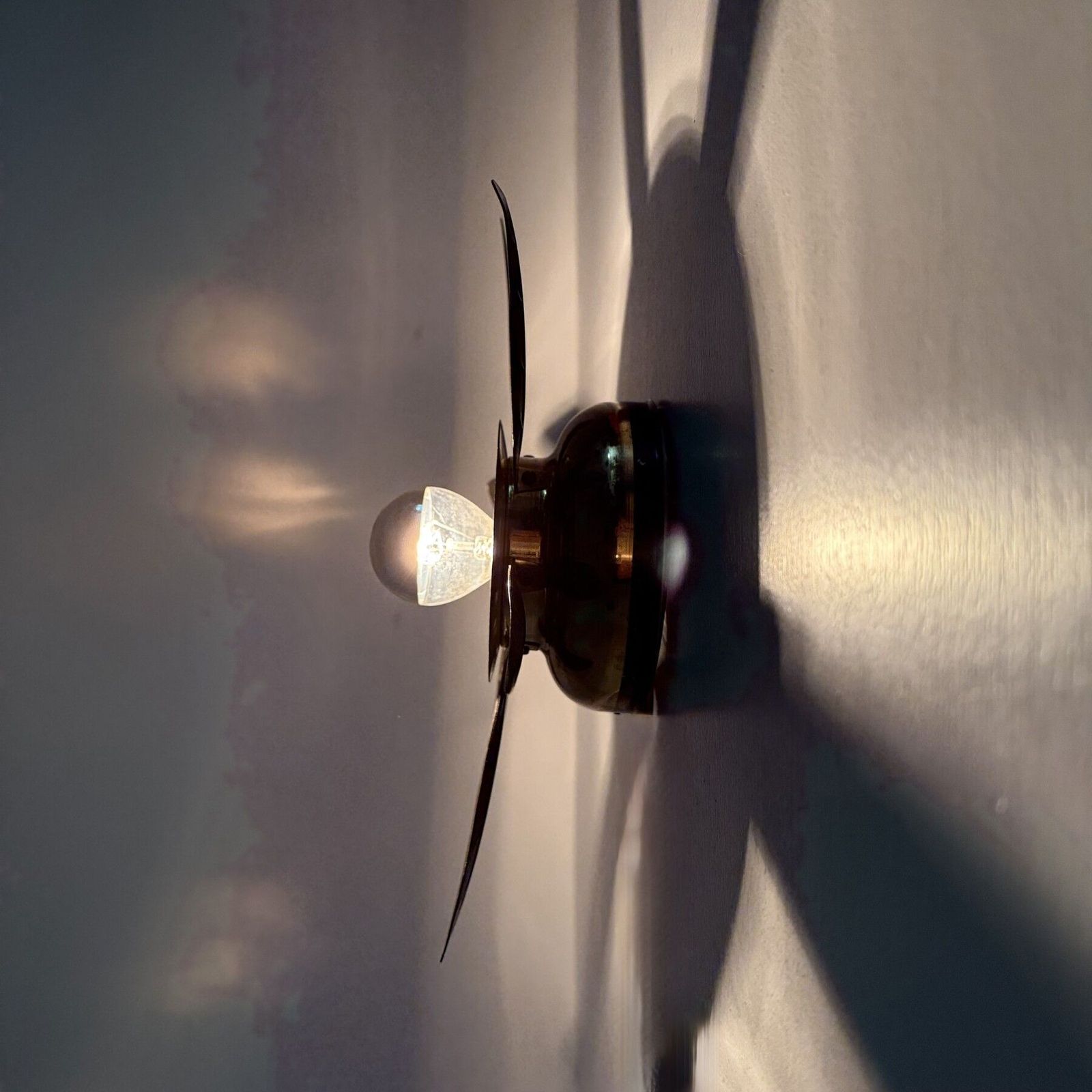 photo vinterior Mid Century Wandlamp Messing Bloem, Ca. Jaren 1950