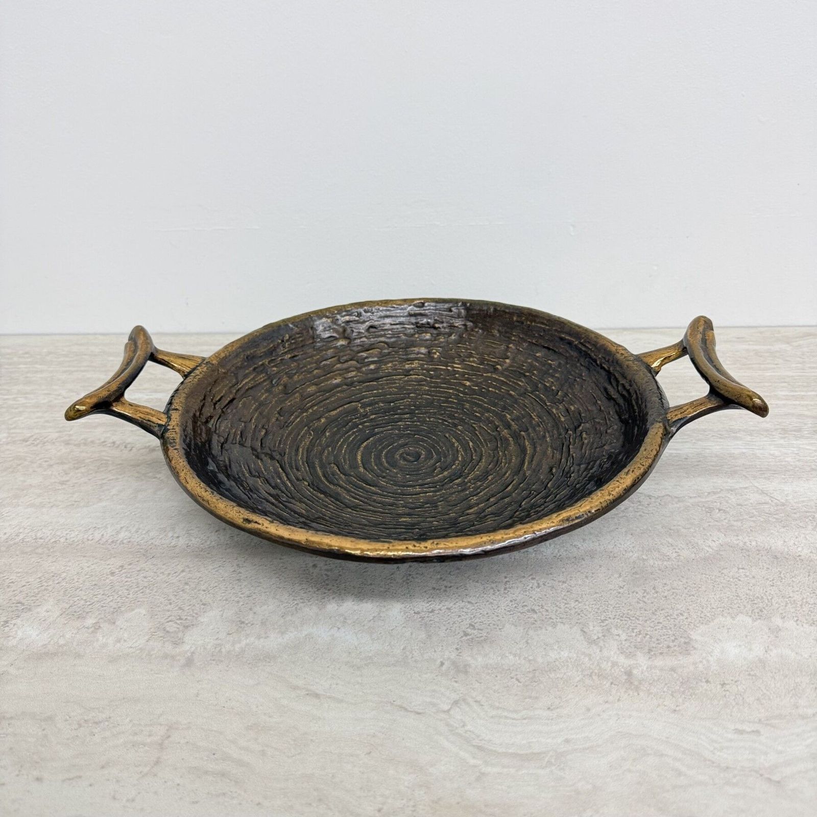 photo furniture Brutalistische Bronzen Schaal, Jaren 1970, Vintage
