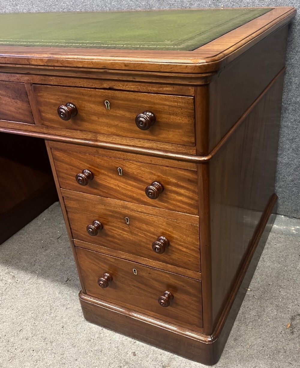 Good Quality 19th Century Mahogany Desk photo vinterior