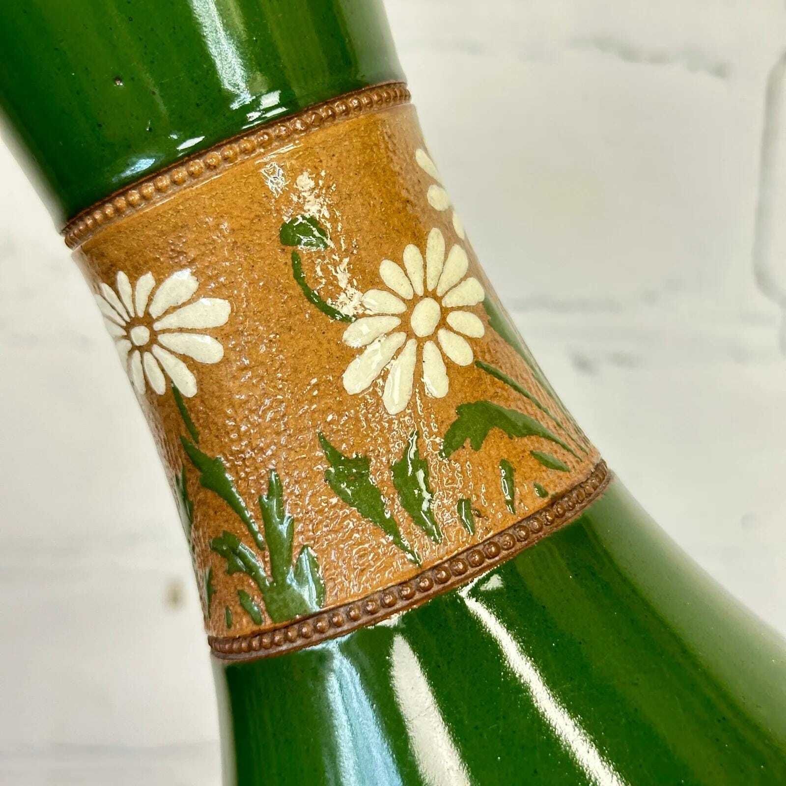 photo vinterior Langley Mill Lovatt’s Art Nouveau Daisy Green Ceramic Vase