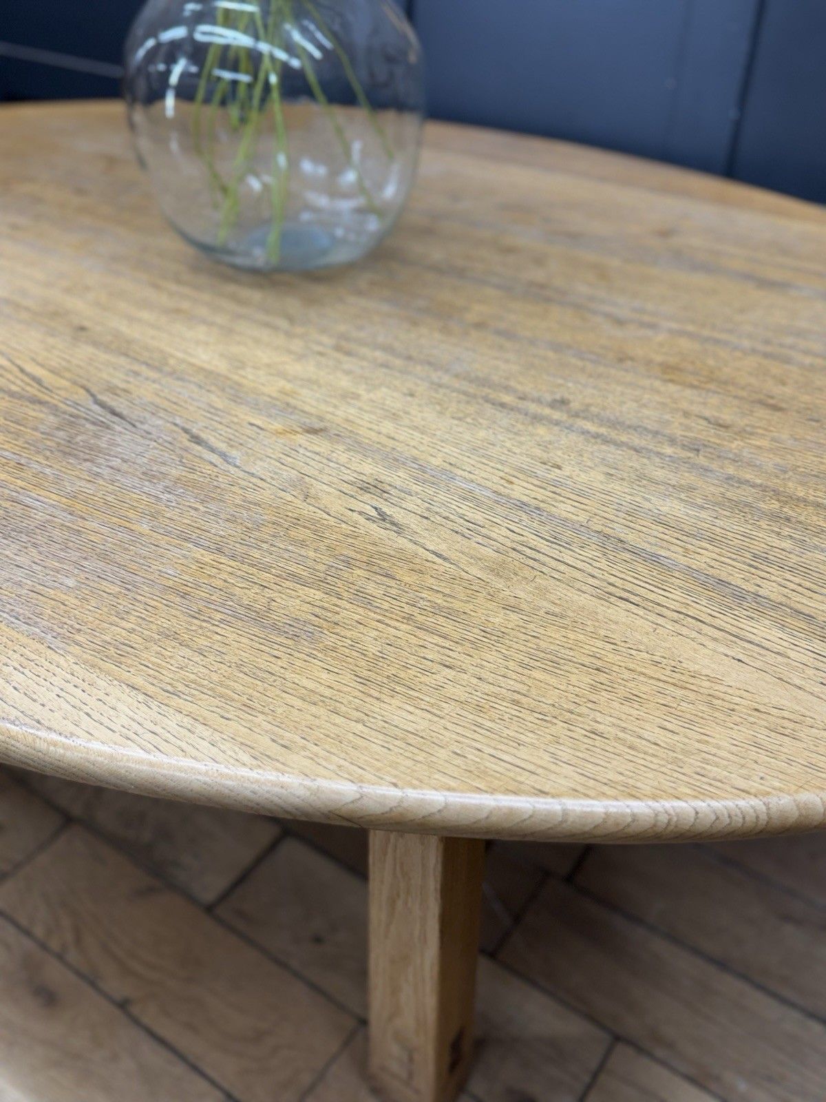 photo furniture Solid Oak Oval Dining Kitchen Table 190cm – Designer David Gregson