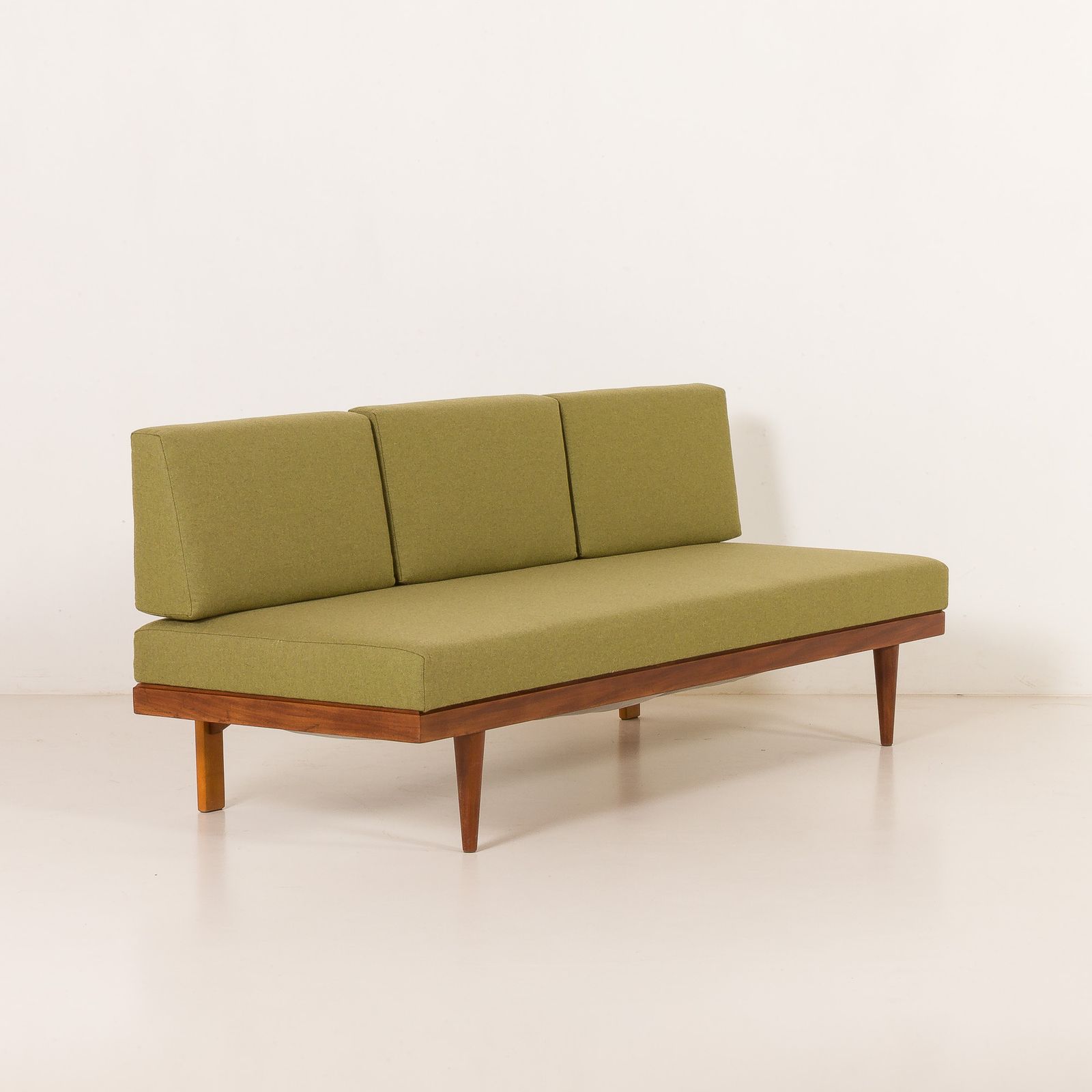 Svane Daybed Suit, Set Of 2 Sofas And A Side Table By Igmar Relling, Norway 1960s photo for sale