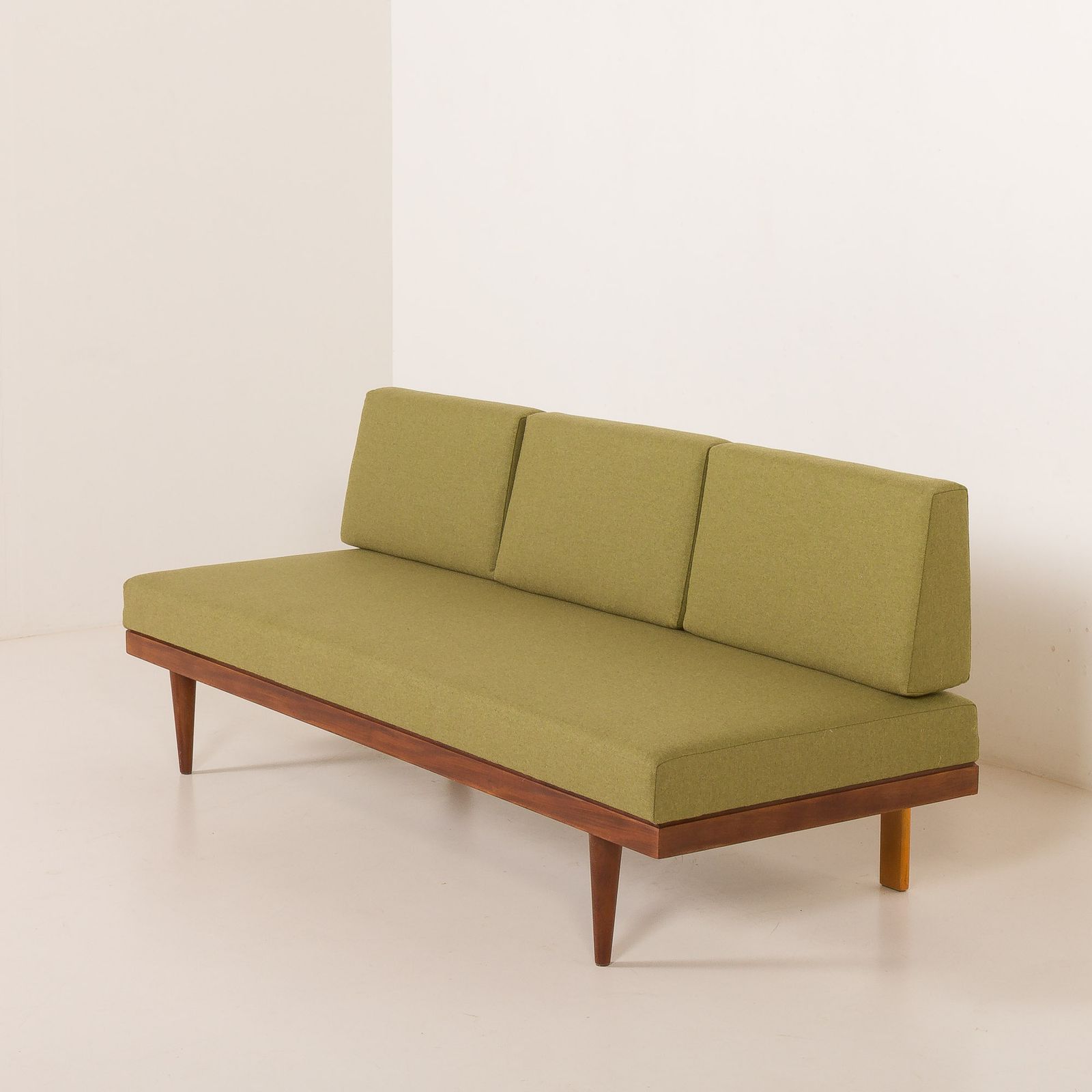4380.0 Svane Daybed Suit, Set Of 2 Sofas And A Side Table By Igmar Relling, Norway 1960s photo