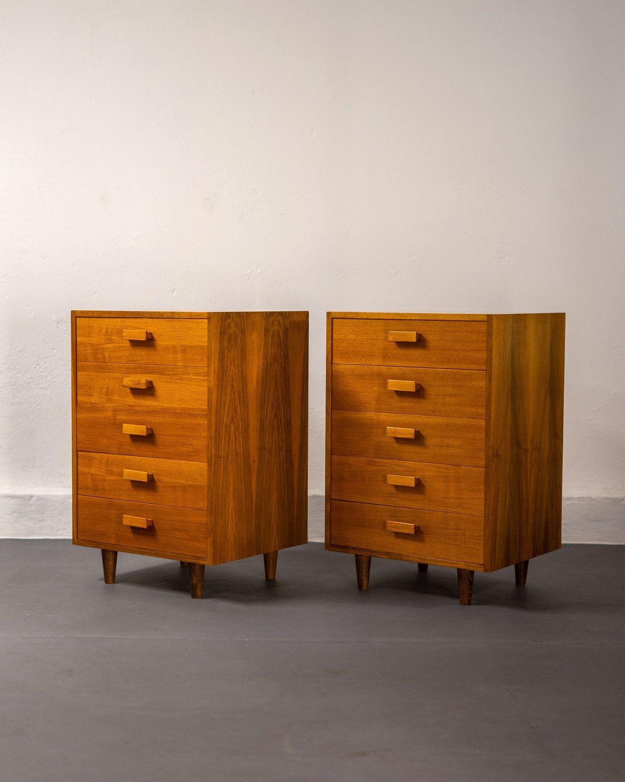Mid Century Chest Of Drawers Or Nightstand photo 550.0