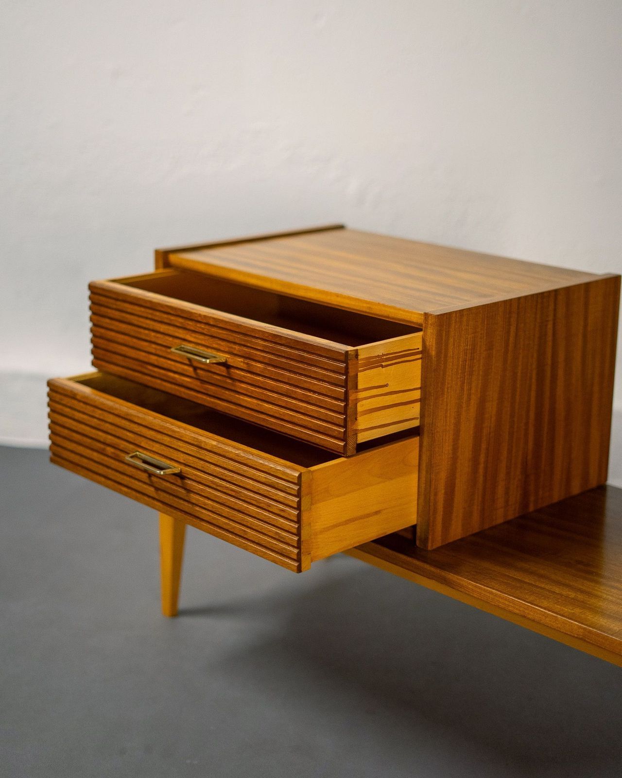 Mid Century Teak Reception Bench photo vinterior