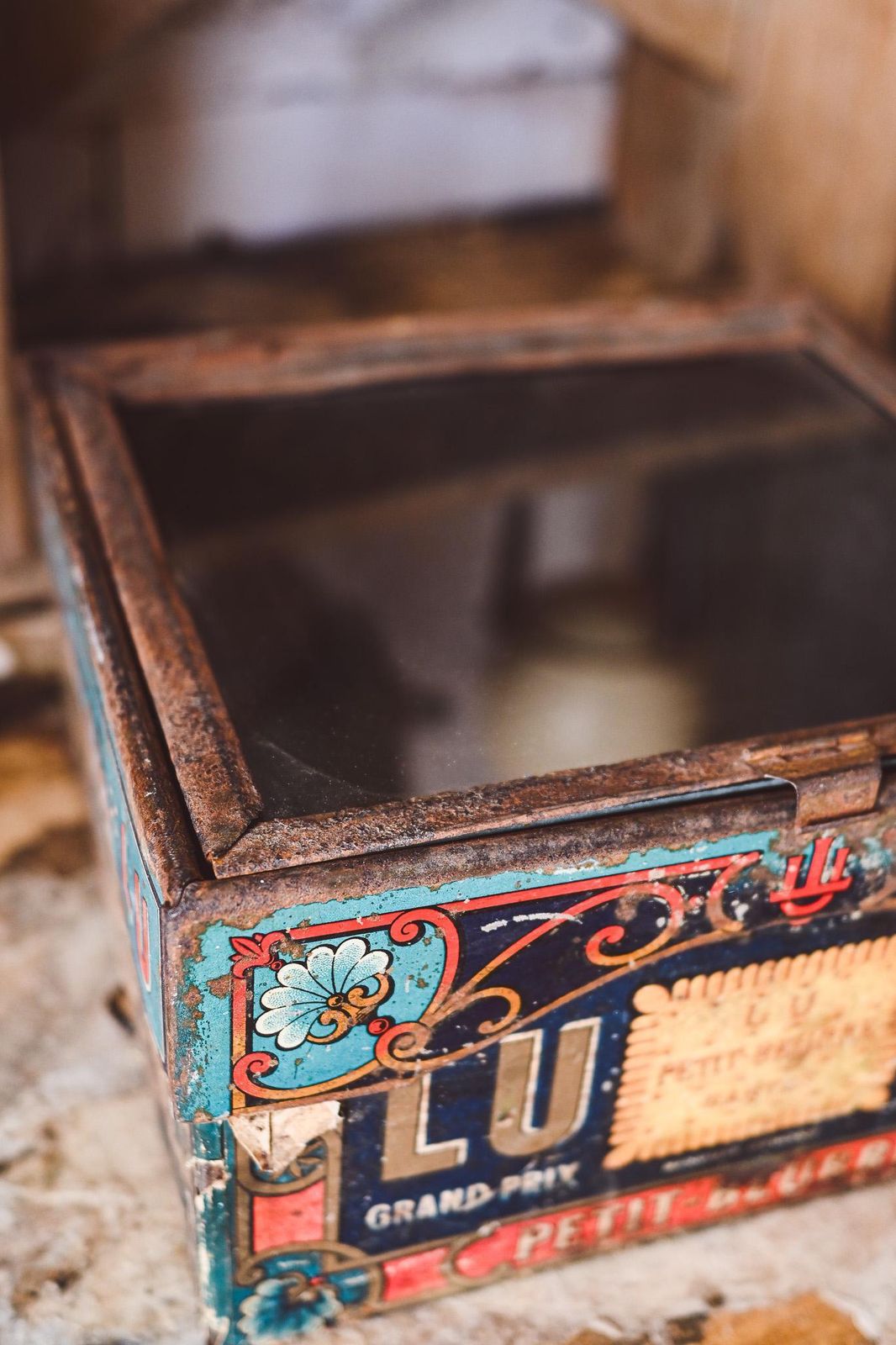 Antique French Lu Biscuit Tin, 1900 Paris Exposition, Glass Top Petit Beurre Box, Art Nouveau Design photo 118.0