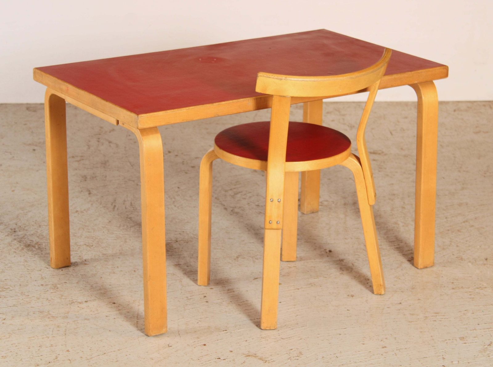 Mid Century Alvar Aalto Children's Table And Chair Model 68 By Artek, Finland, Circa 1960s.