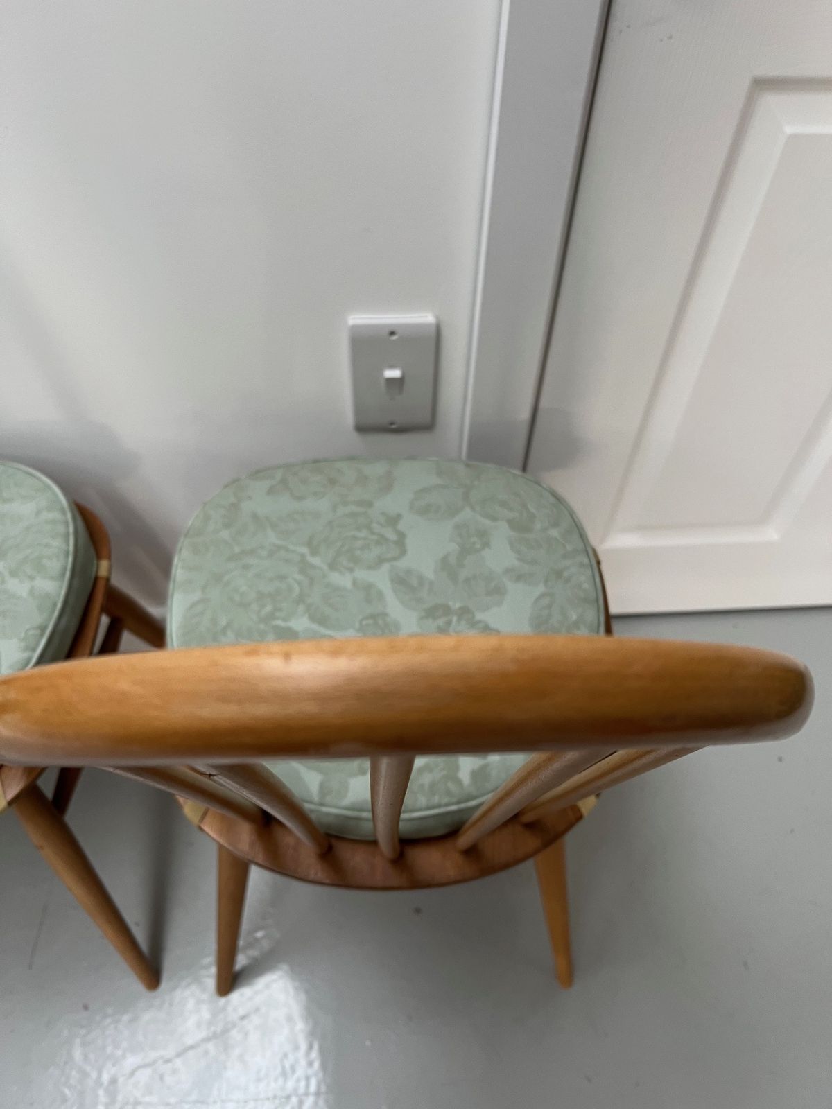 photo furniture Set Of 4 Blonde Ercol High Hoop Dining Chairs
