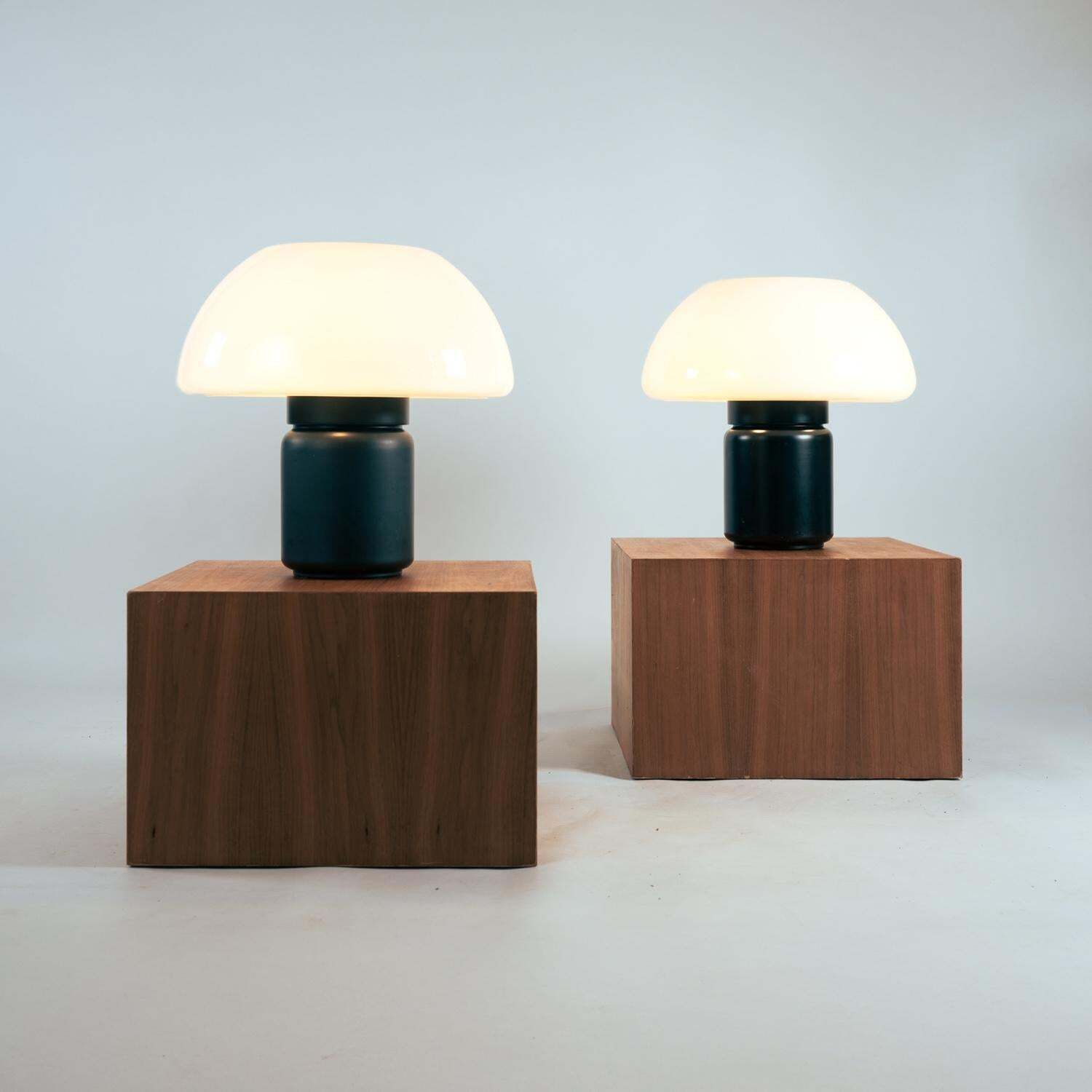 Elio Martinelli 625 Mushroom Table Lamp By Martinelli Luce, Italy, 1960s, 2 Av. photo furniture