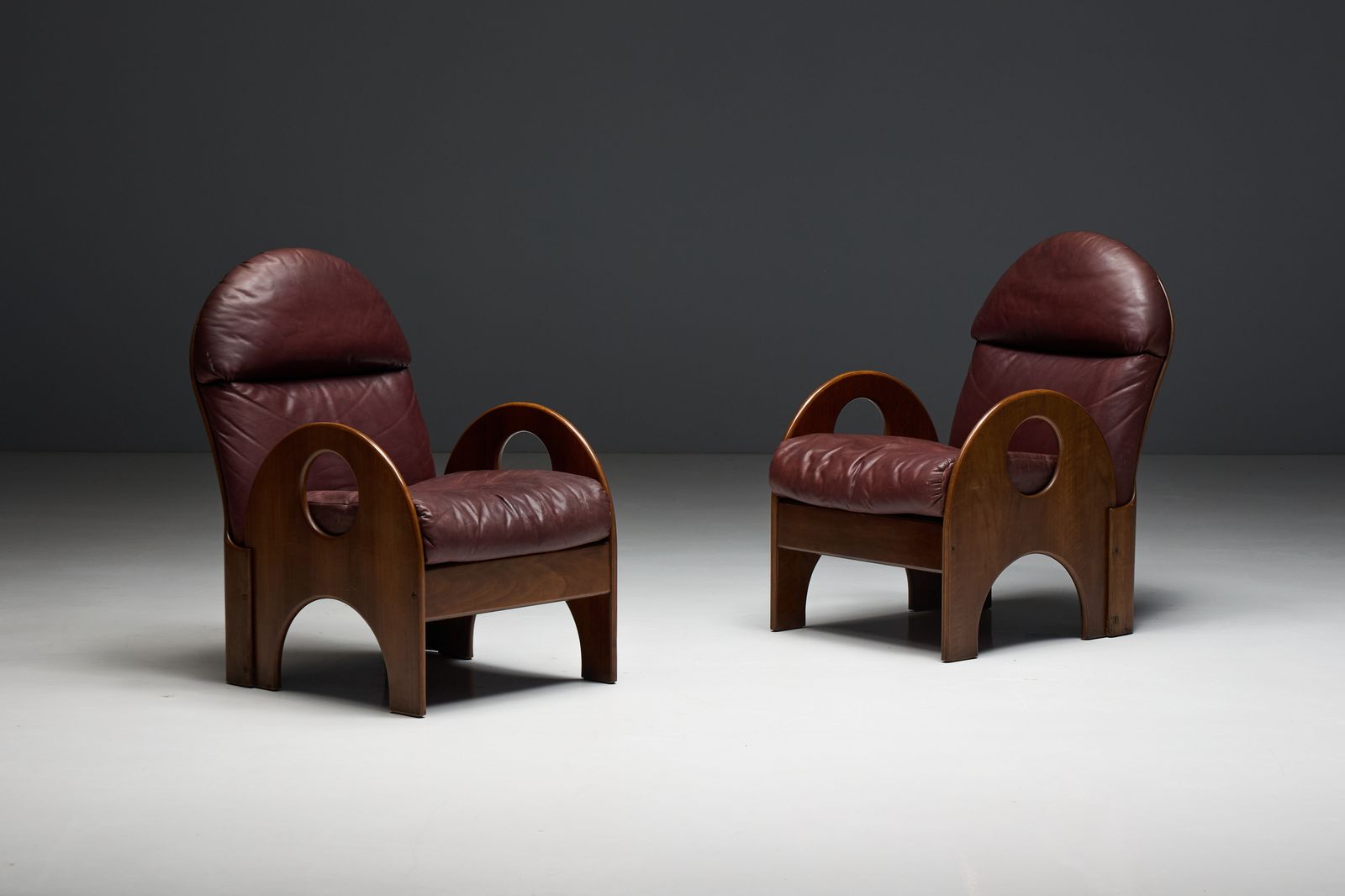 Gae Aulenti Arcata Easy Chair In Walnut And Burgundy Leather, 1960s