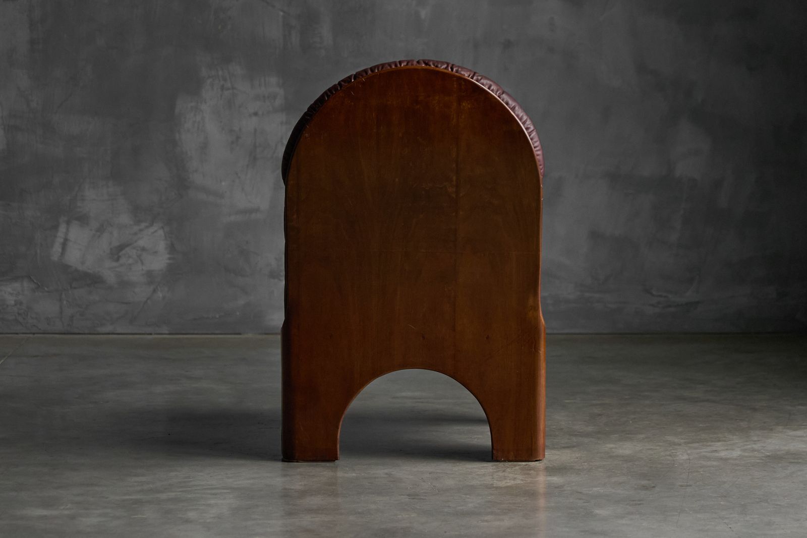 photo furniture Gae Aulenti Arcata Easy Chair In Walnut And Burgundy Leather, 1960s