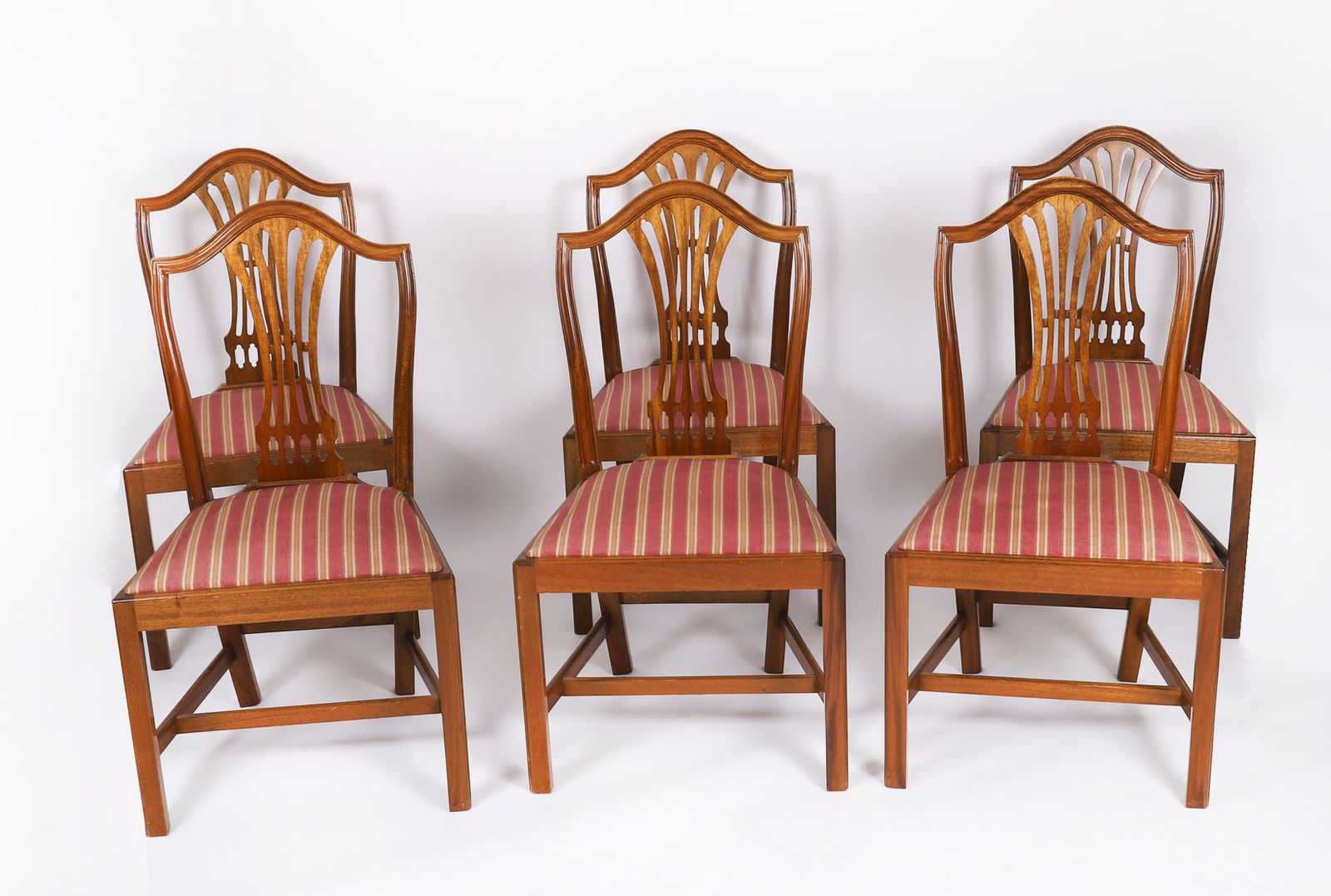 photo vinterior Vintage Set Of Six Shield Back Mahogany Dining Chairs By William Tillman 20th C