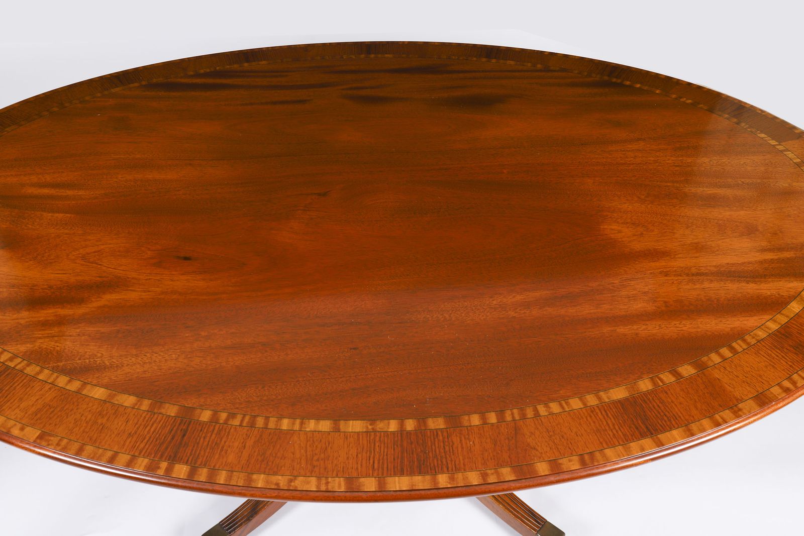 Vintage Oval Mahogany Tilt Top  Dining Table By William Tillman 20th Century photo 2250.0