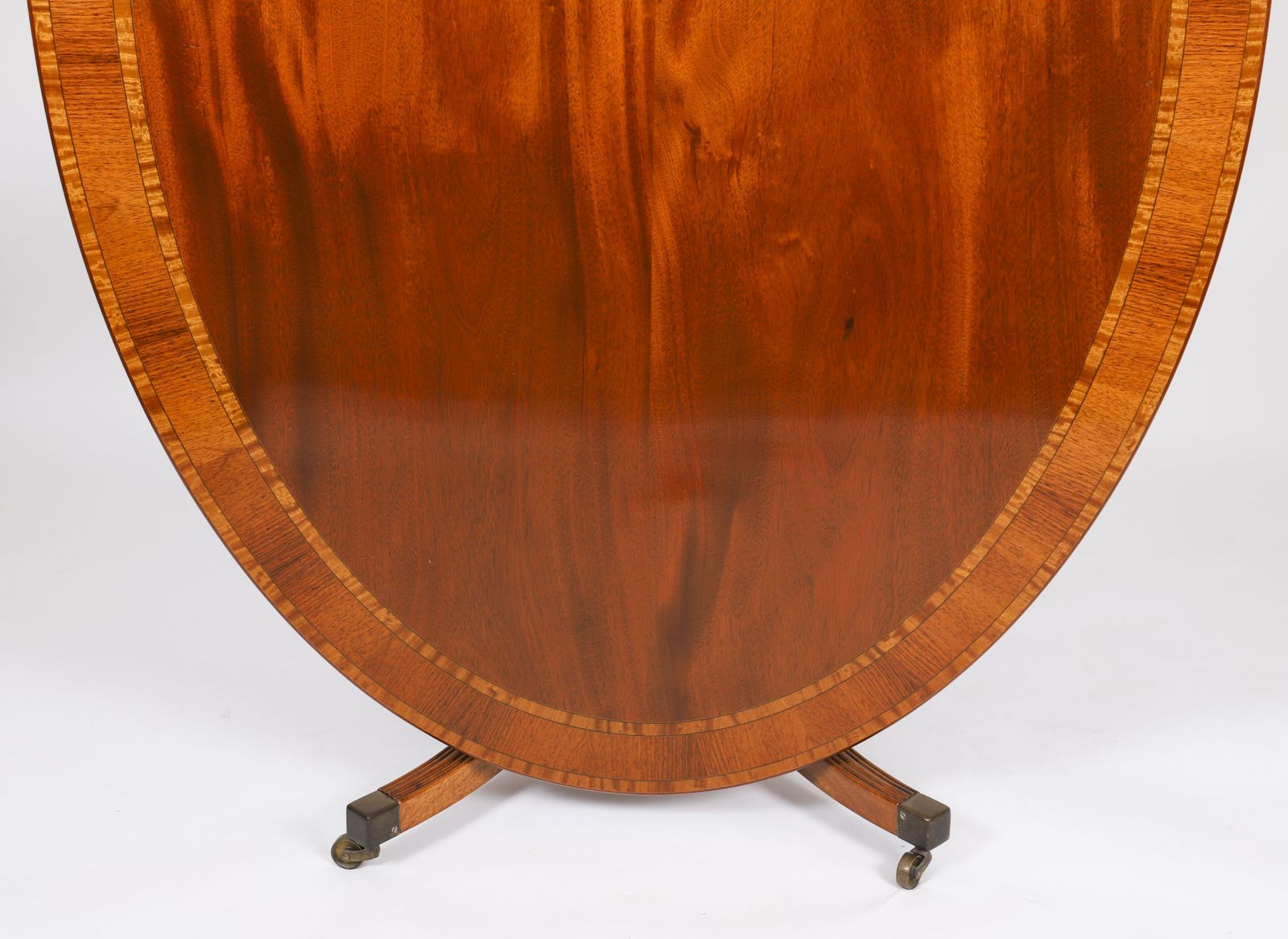 photo furniture Vintage Oval Dining Table Set By William Tillman 20th C