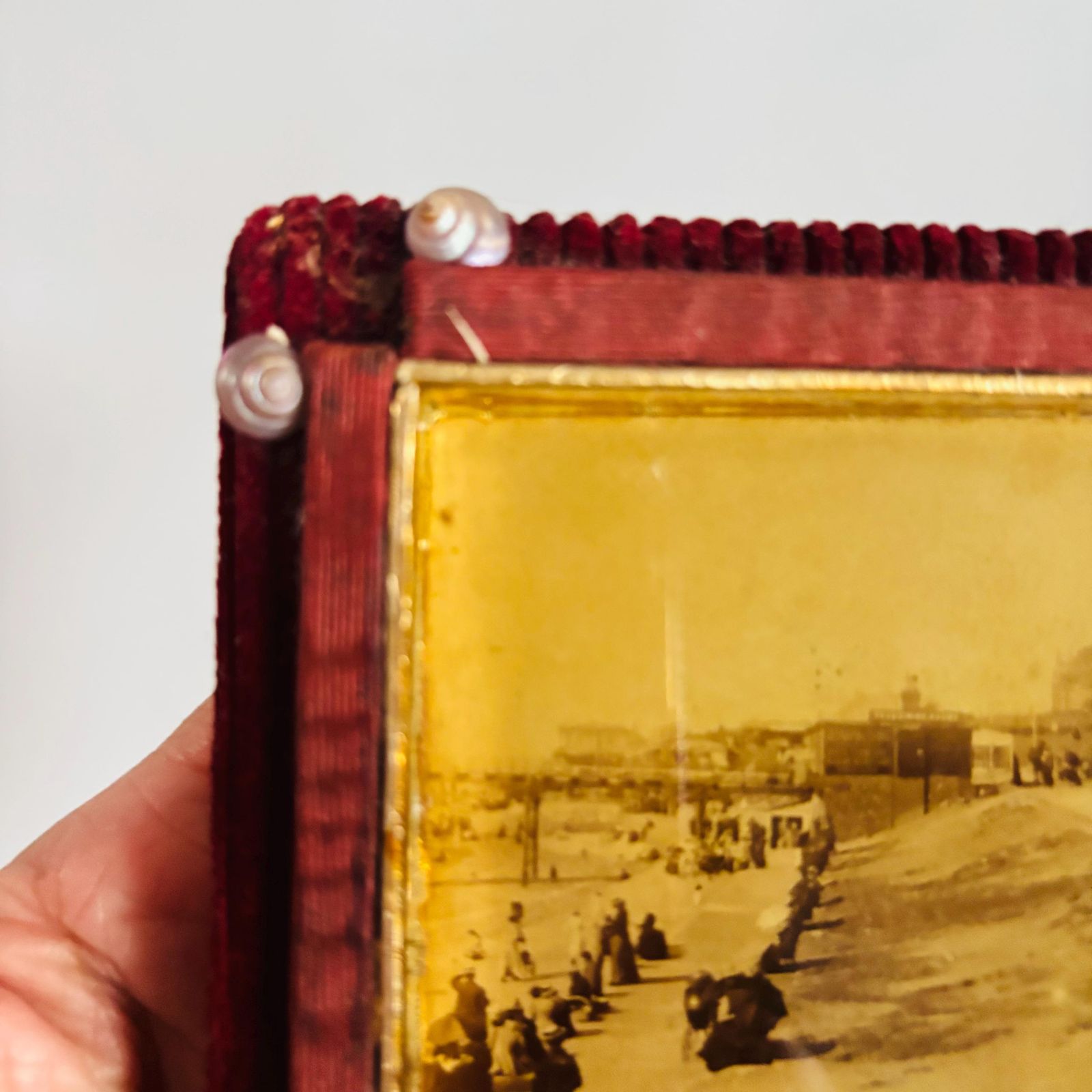 photo furniture Antique Victorian Seaside Photo: Gold Gilt Frame, Velvet & Seashells