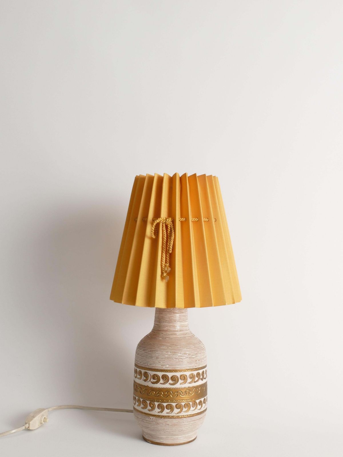 photo furniture White And Gold Ceramic Table Lamp By Fratelli Fanciulacci, Italy 1970's