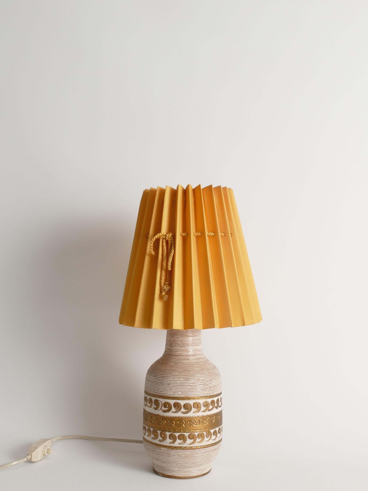 photo for sale White And Gold Ceramic Table Lamp By Fratelli Fanciulacci, Italy 1970's