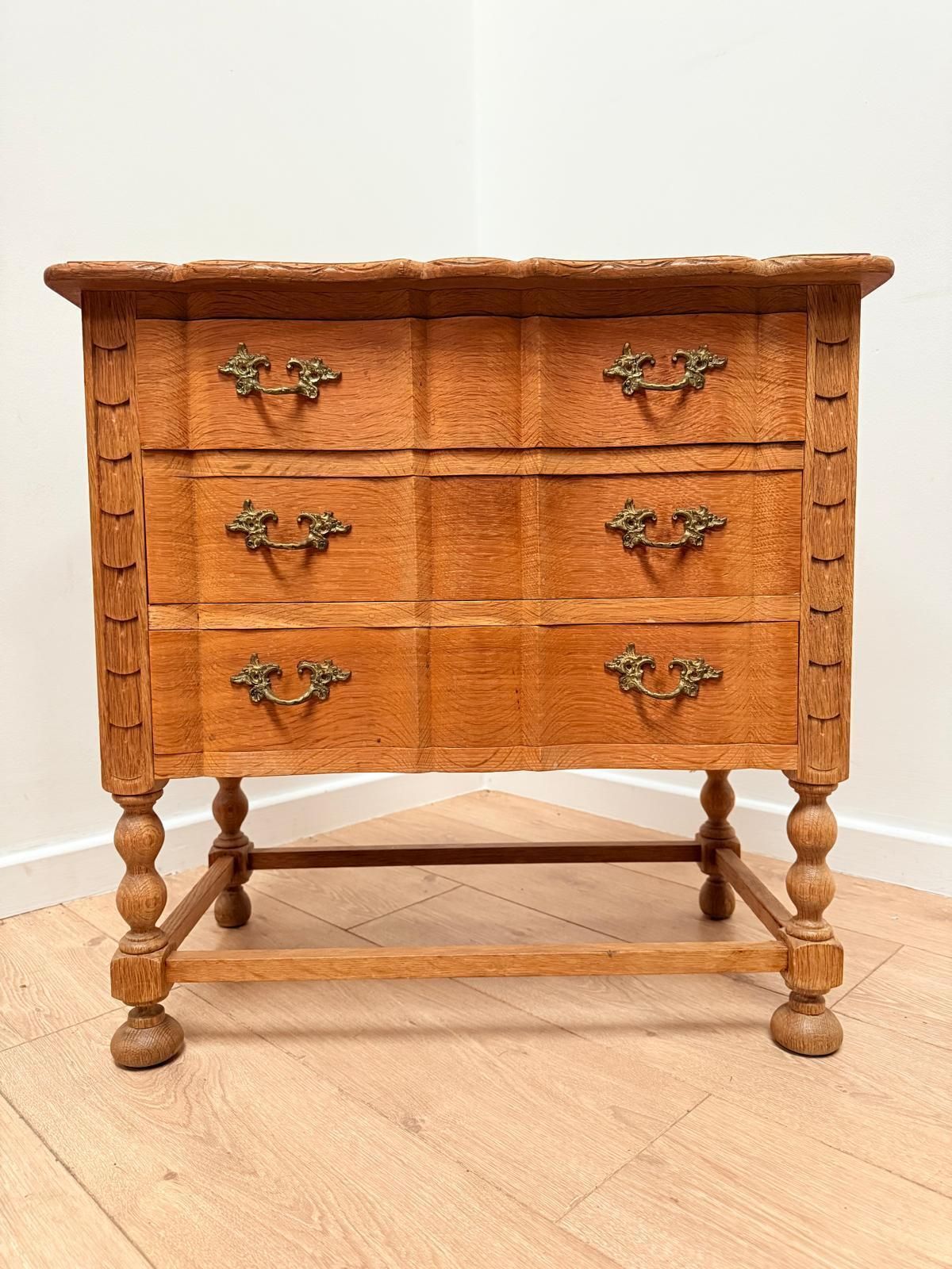 Fantastic 1970 S Danish Henning Kjaernulf Petit Dresser  Delivery Available 0131.
