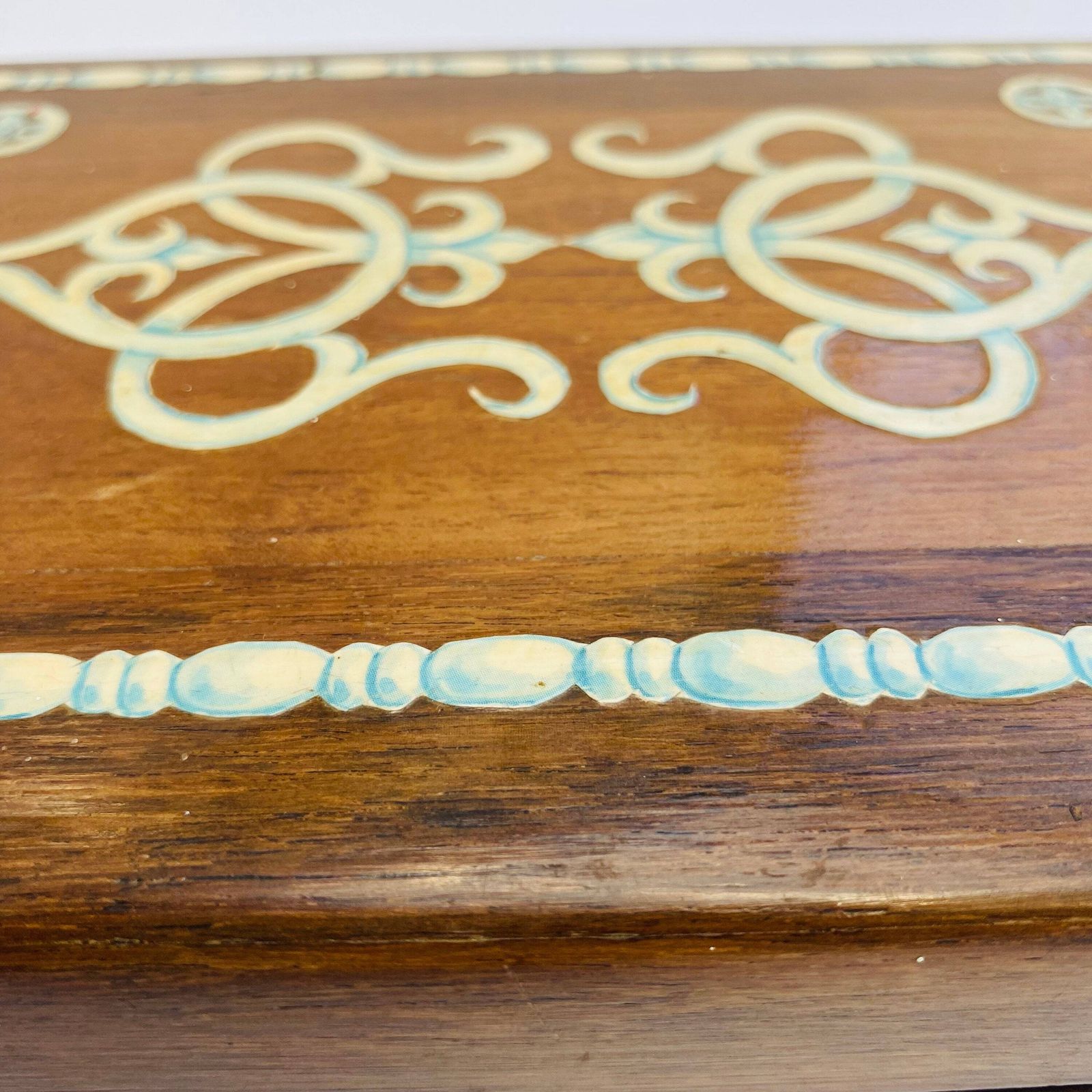 Antique Rare Cream/Blue Painted Decoupage Arts & Crafts Style Lacquer Wooden Victorian Box Oak Original Dark Green Felt  Leather Band photo vinterior