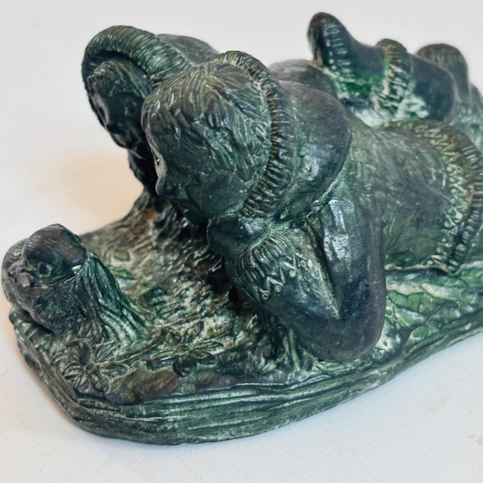 photo vintage Vintage Canadian 'Wolf Original' Soapstone Inuit Sculpture Eskimo Sculpture Valentine Tender Love Couple