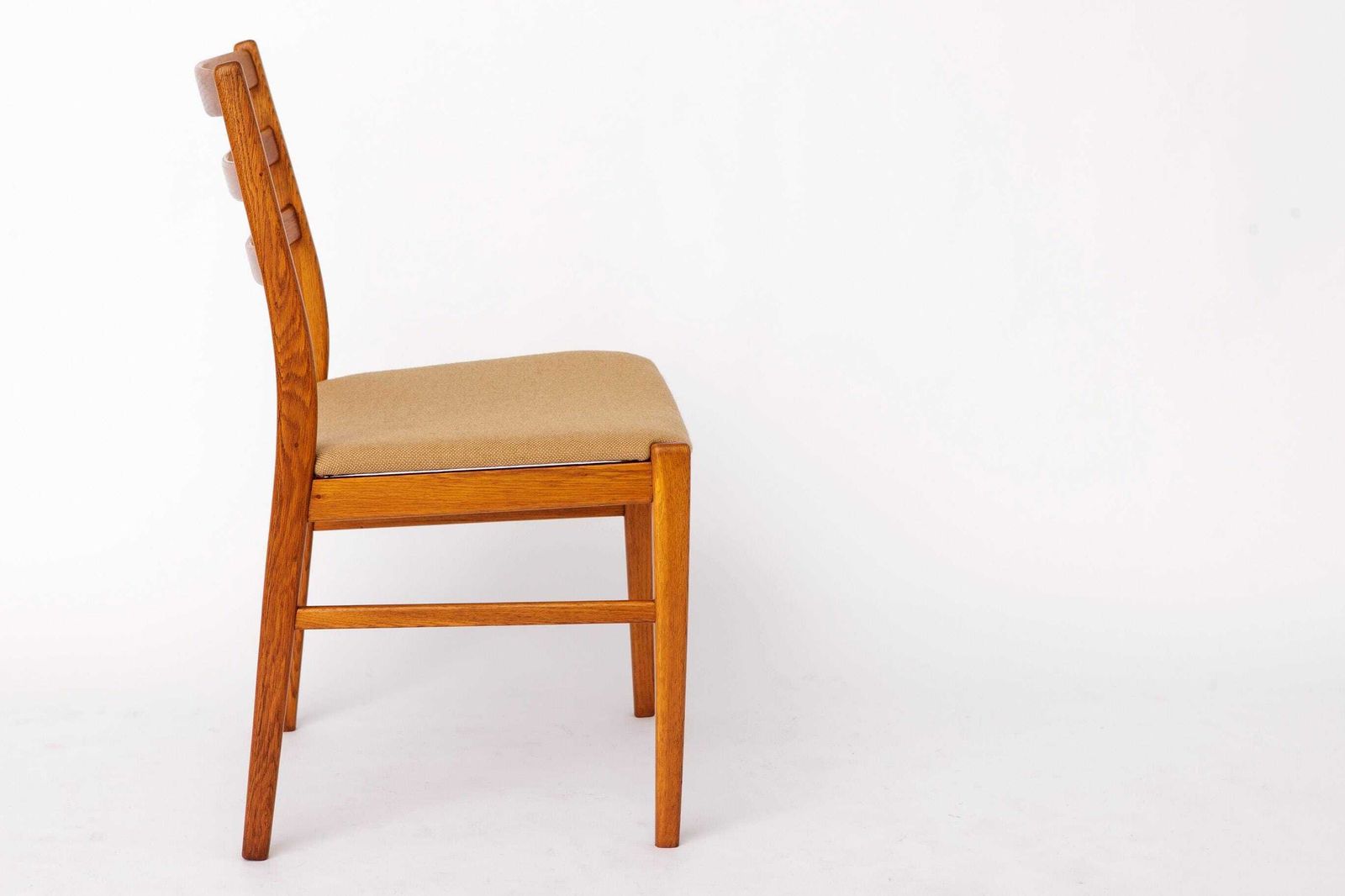 4 Vintage Swedish Oak Chairs | Alb Johansson & Söner | 1960s | One Repaired Chair Discounted photo vinterior
