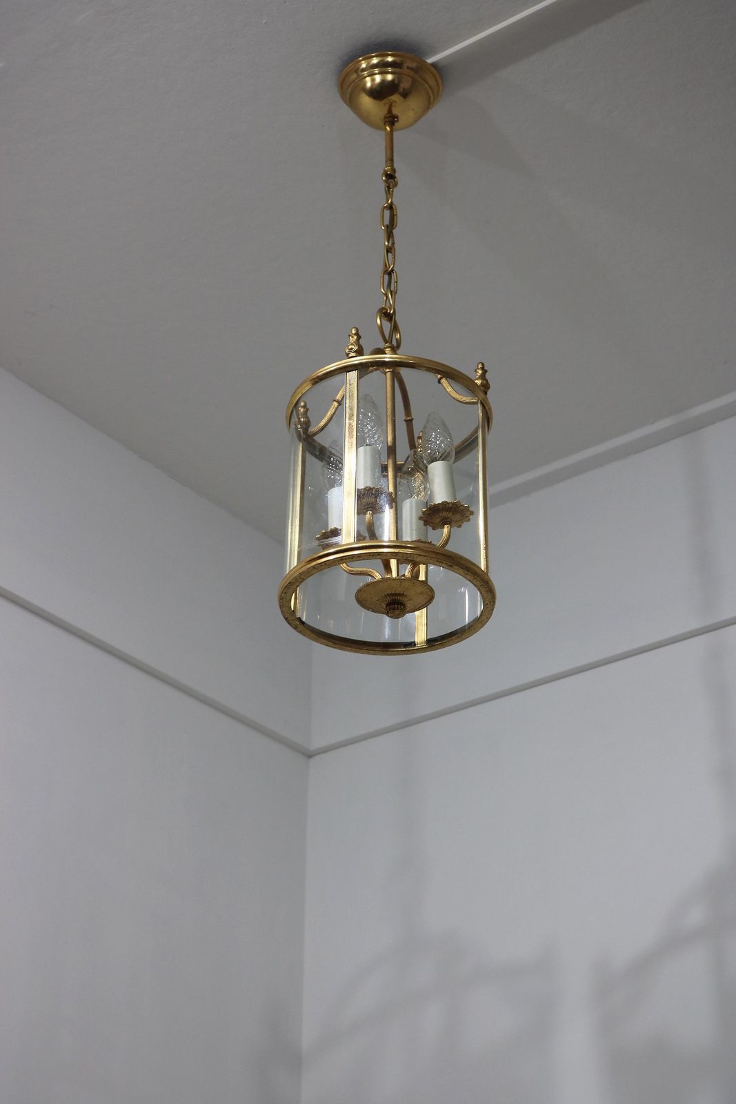 Gesigneerde Sciolari Vergulde Messing Lantaarn: Italiaanse Empire Stijl Hanglamp, Jaren 1960 photo vinterior